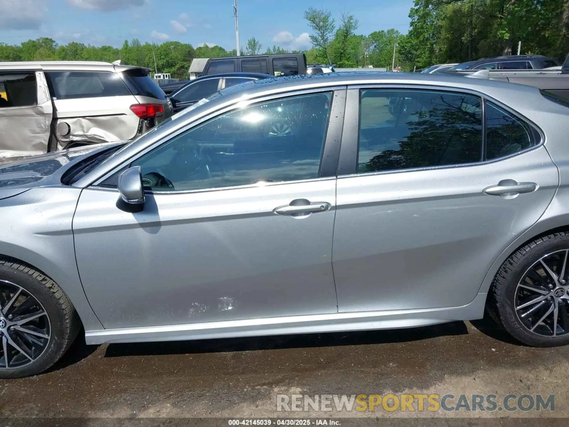 14 Photograph of a damaged car 4T1S11AKXPU737975 TOYOTA CAMRY 2023