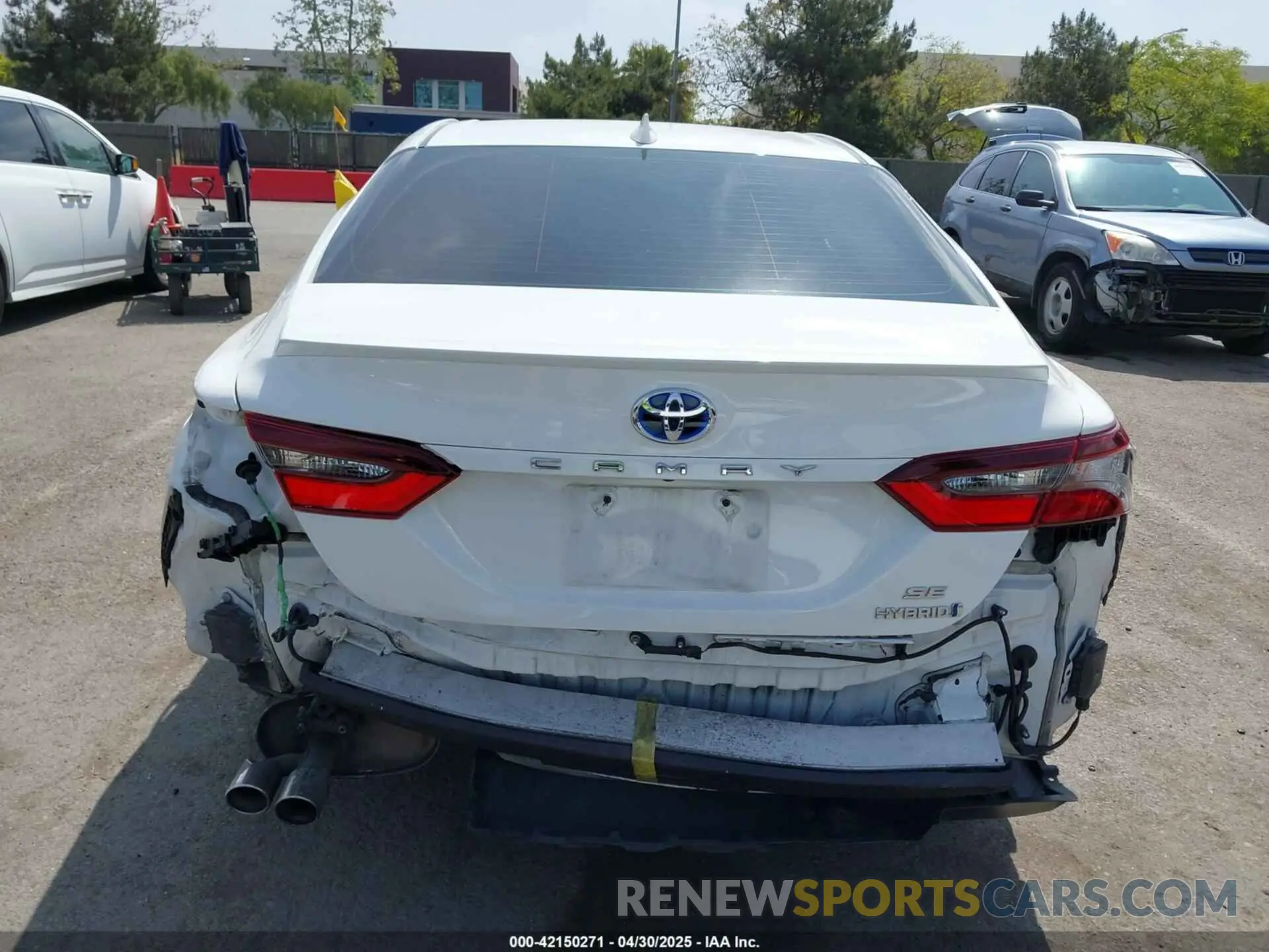 17 Photograph of a damaged car 4T1S31AKXPU047007 TOYOTA CAMRY 2023