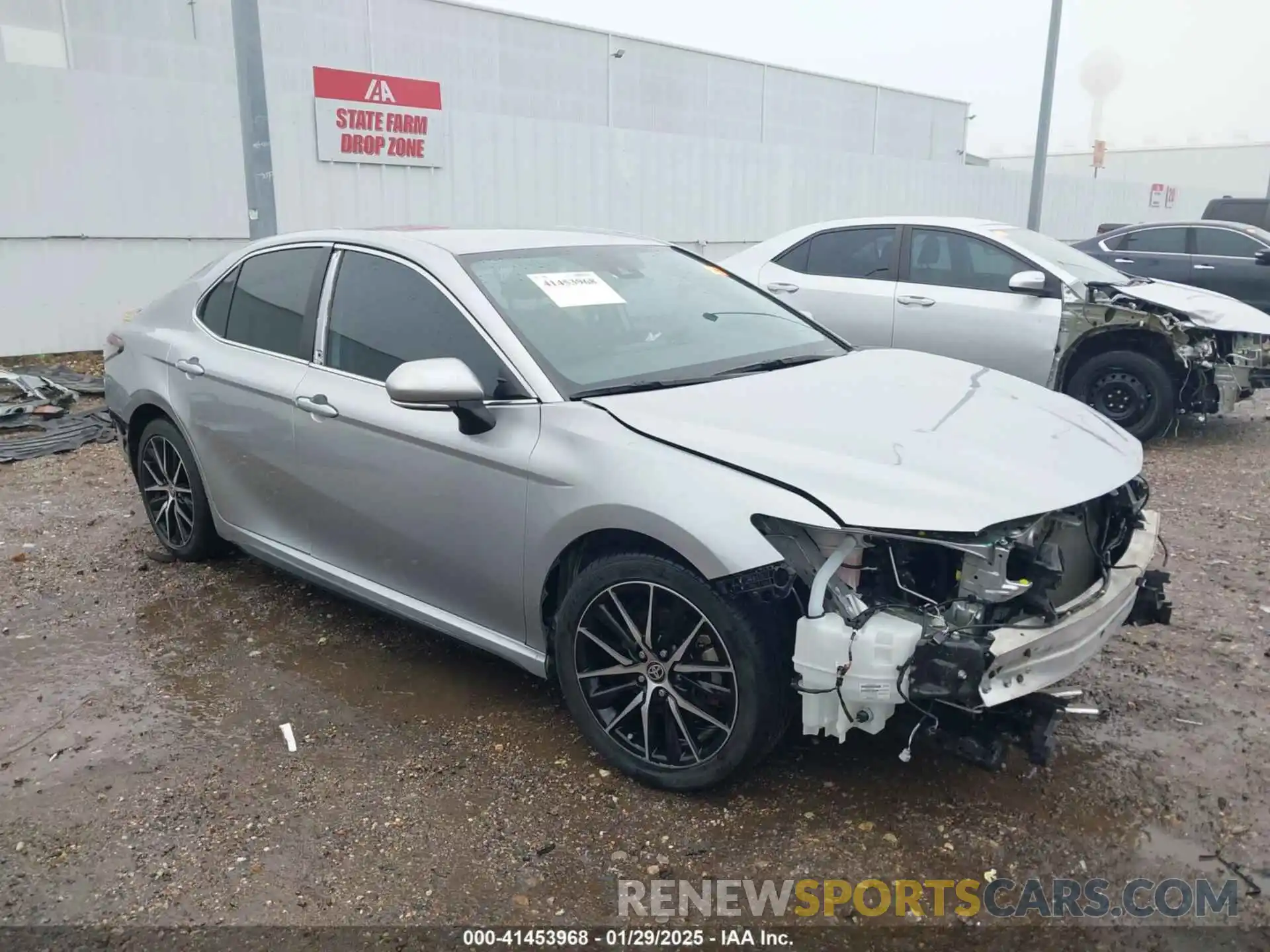 1 Photograph of a damaged car 4T1T11AK1PU789225 TOYOTA CAMRY 2023