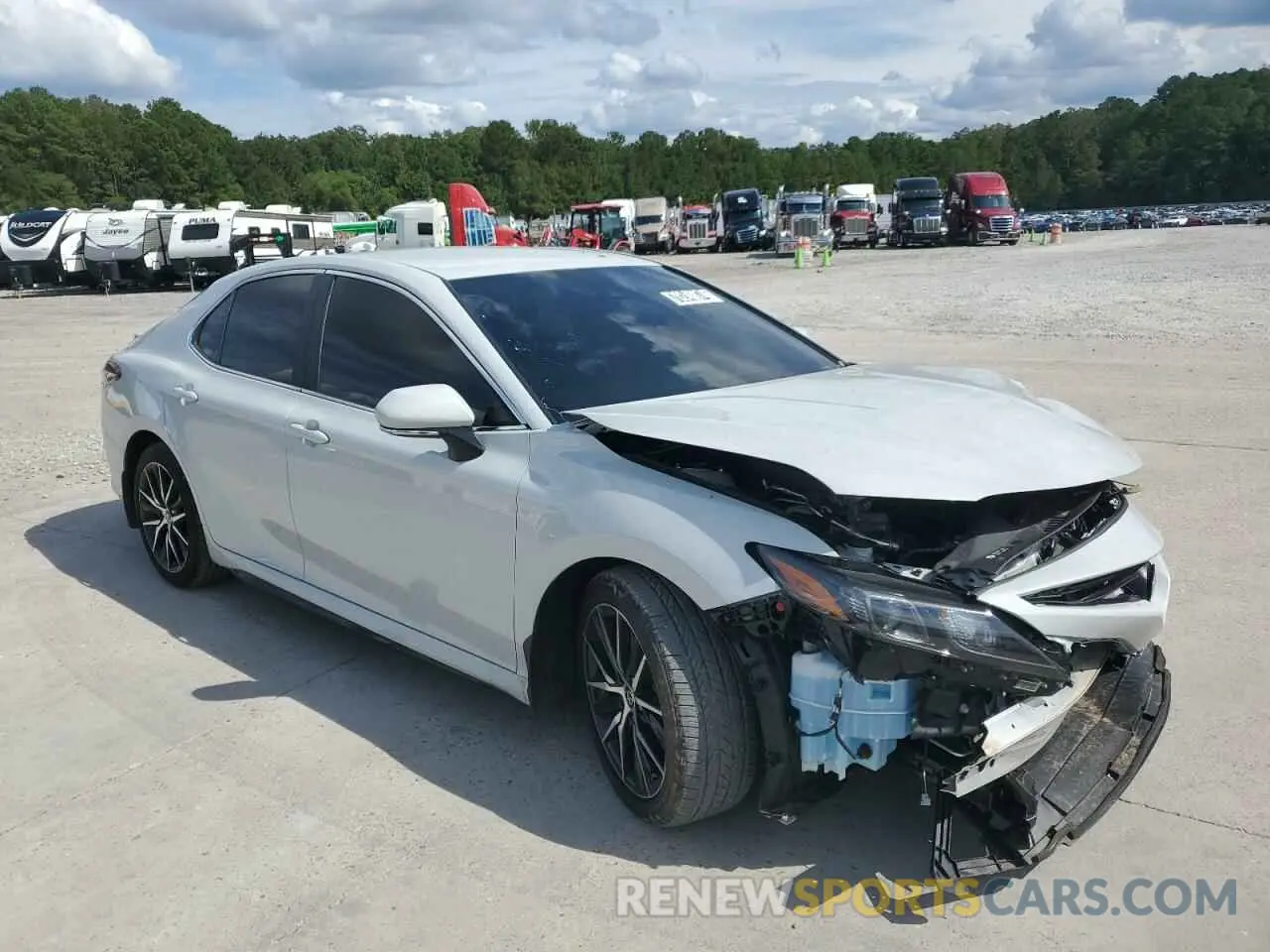 4 Photograph of a damaged car 4T1T11AK2PU169337 TOYOTA CAMRY 2023