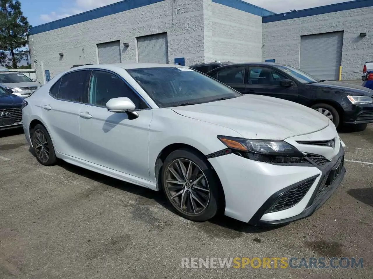4 Photograph of a damaged car 4T1T11AK2PU170293 TOYOTA CAMRY 2023