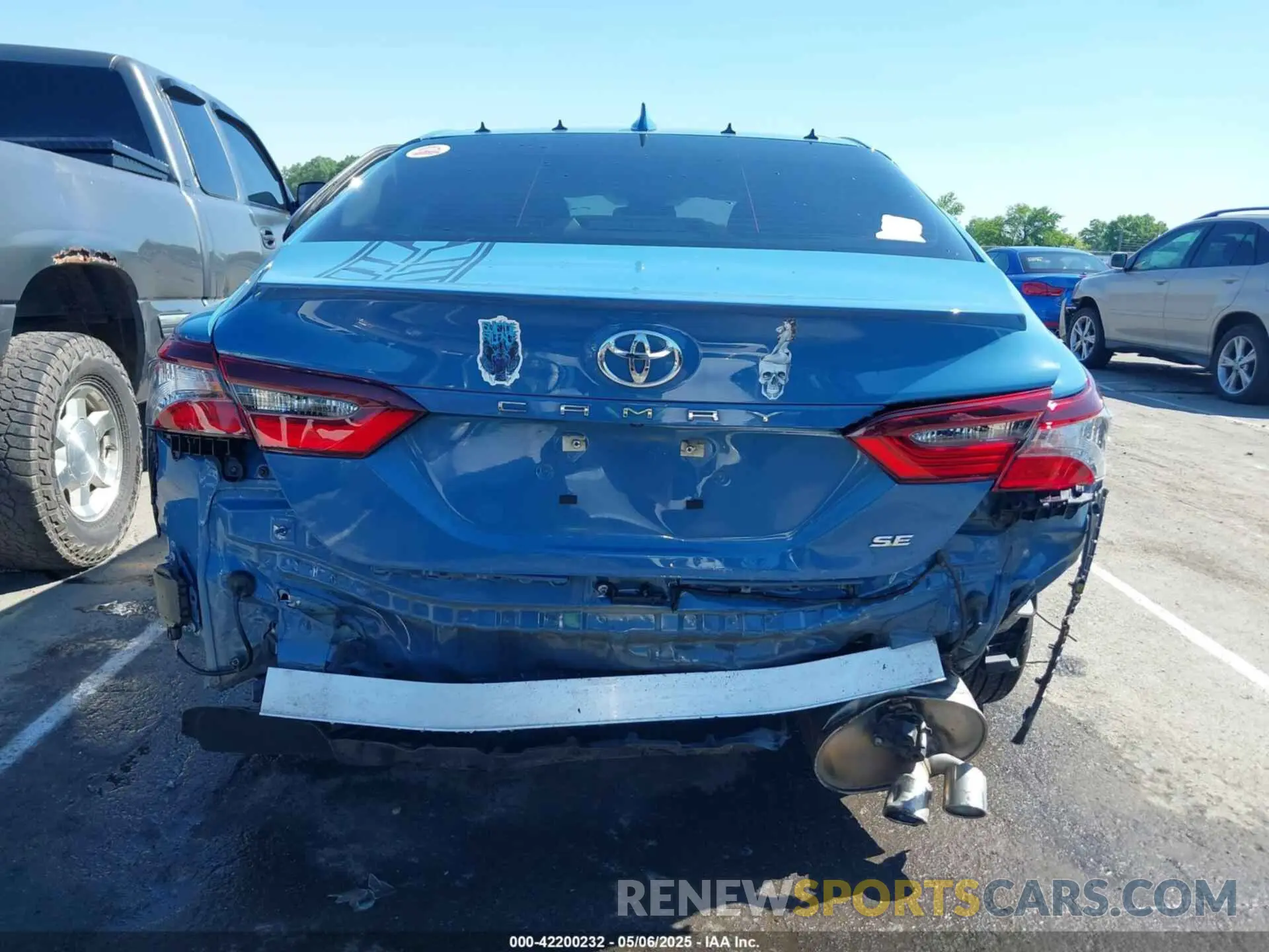 16 Photograph of a damaged car 4T1T11AK4PU131589 TOYOTA CAMRY 2023