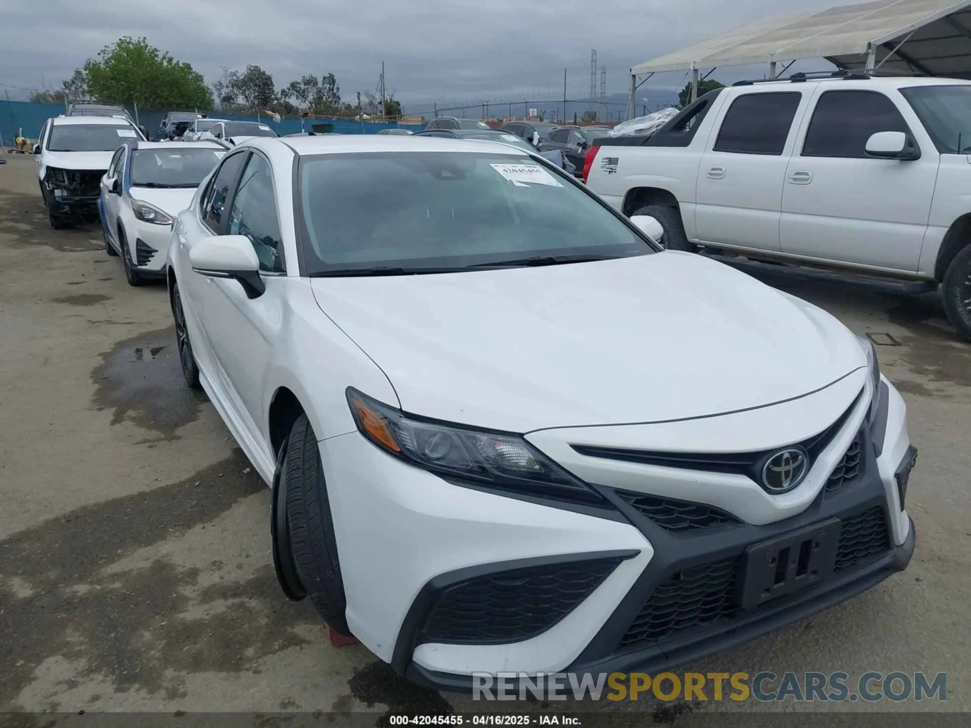 1 Photograph of a damaged car 4T1T11AK4PU777487 TOYOTA CAMRY 2023