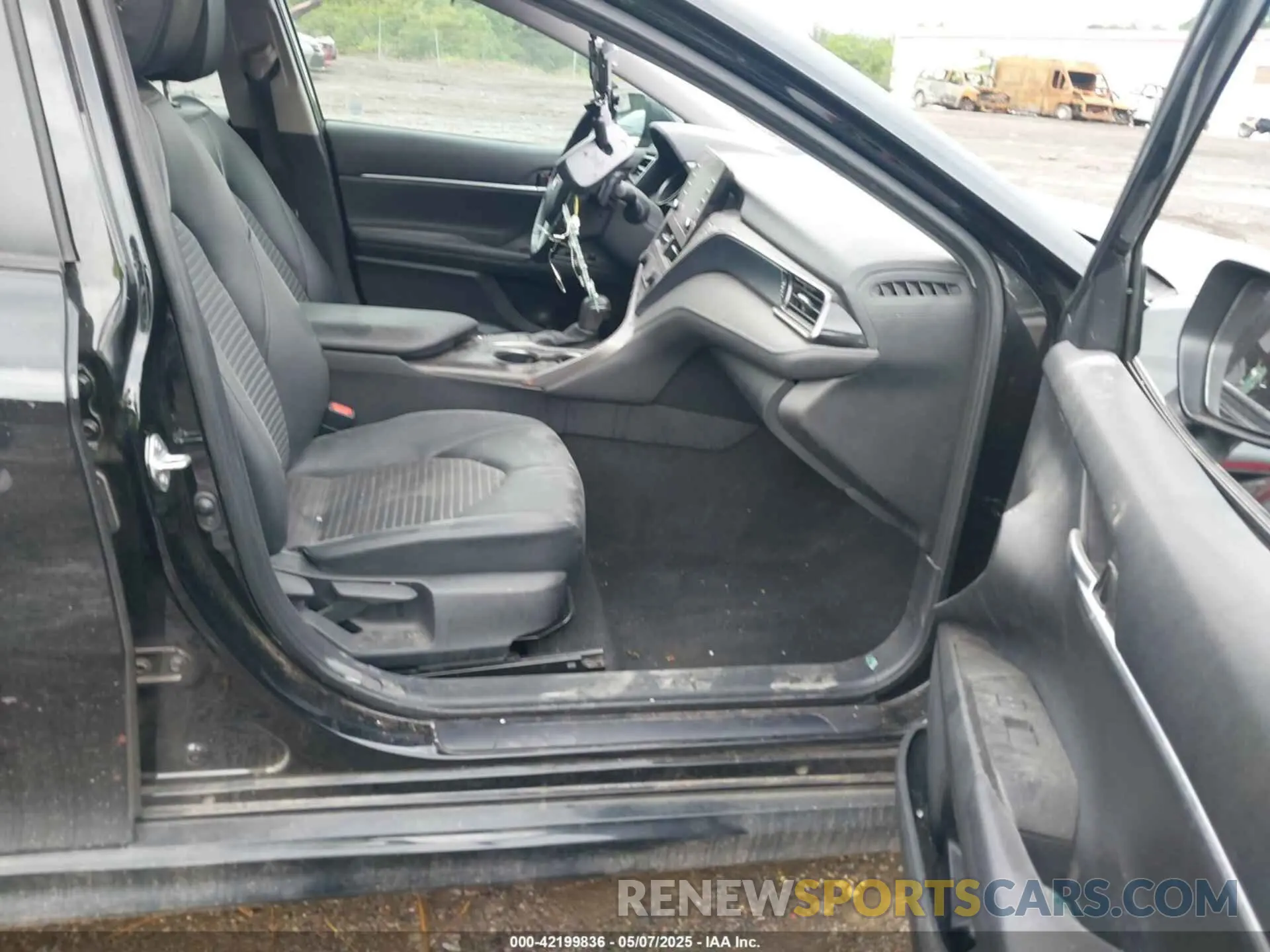 5 Photograph of a damaged car 4T1T11AK6PU112350 TOYOTA CAMRY 2023