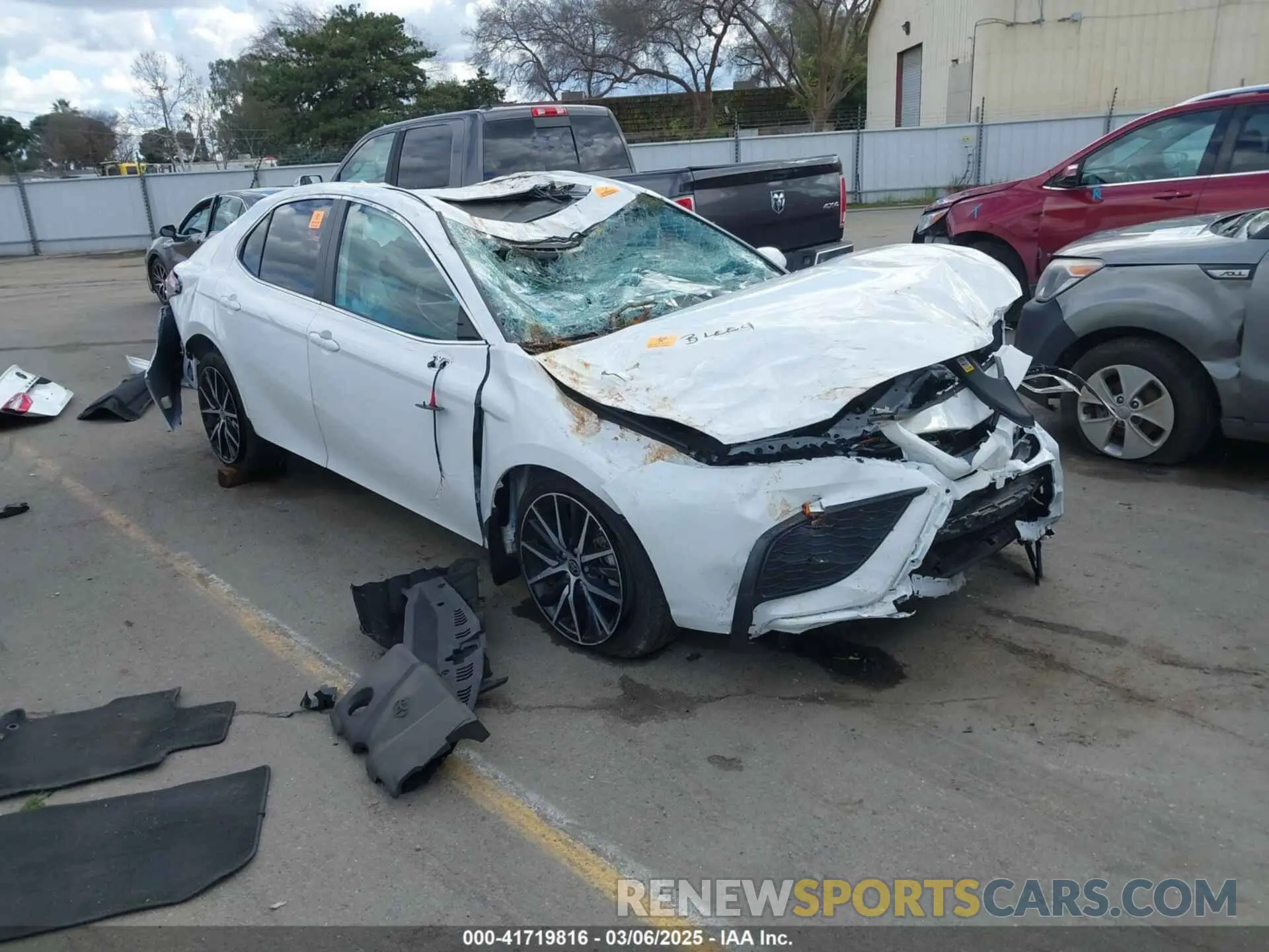 1 Photograph of a damaged car 4T1T11AK7PU818257 TOYOTA CAMRY 2023