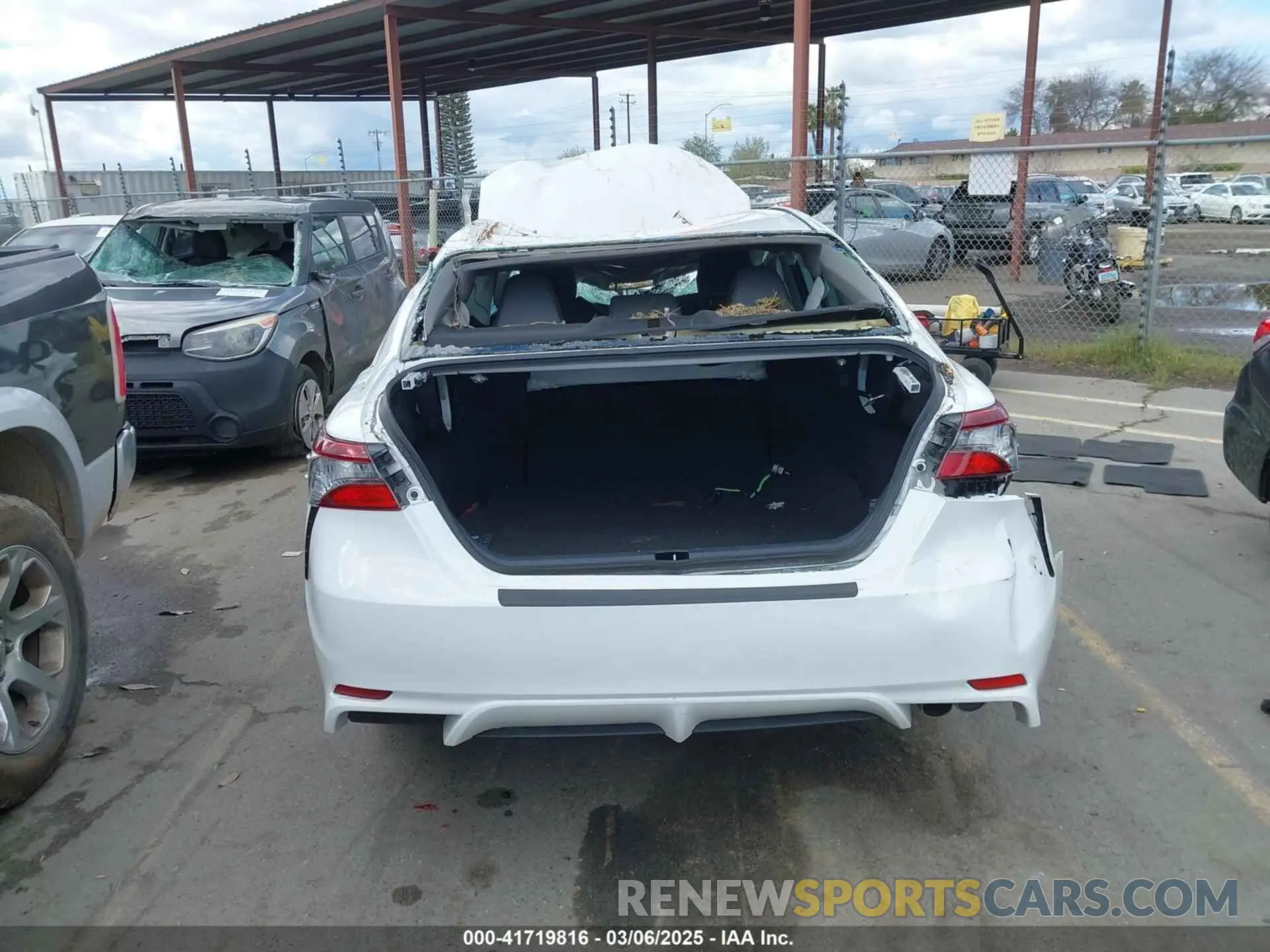 16 Photograph of a damaged car 4T1T11AK7PU818257 TOYOTA CAMRY 2023