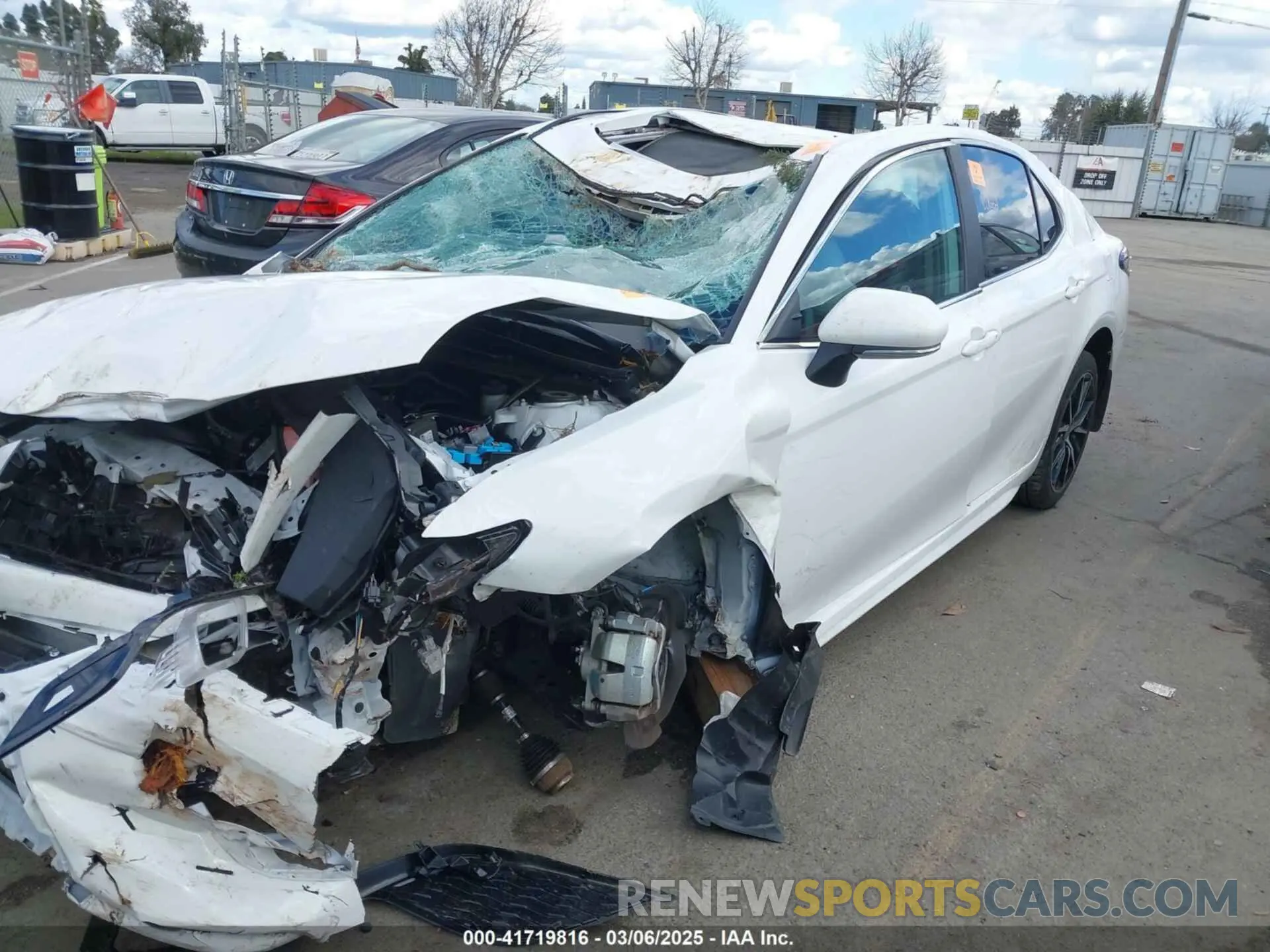 2 Photograph of a damaged car 4T1T11AK7PU818257 TOYOTA CAMRY 2023