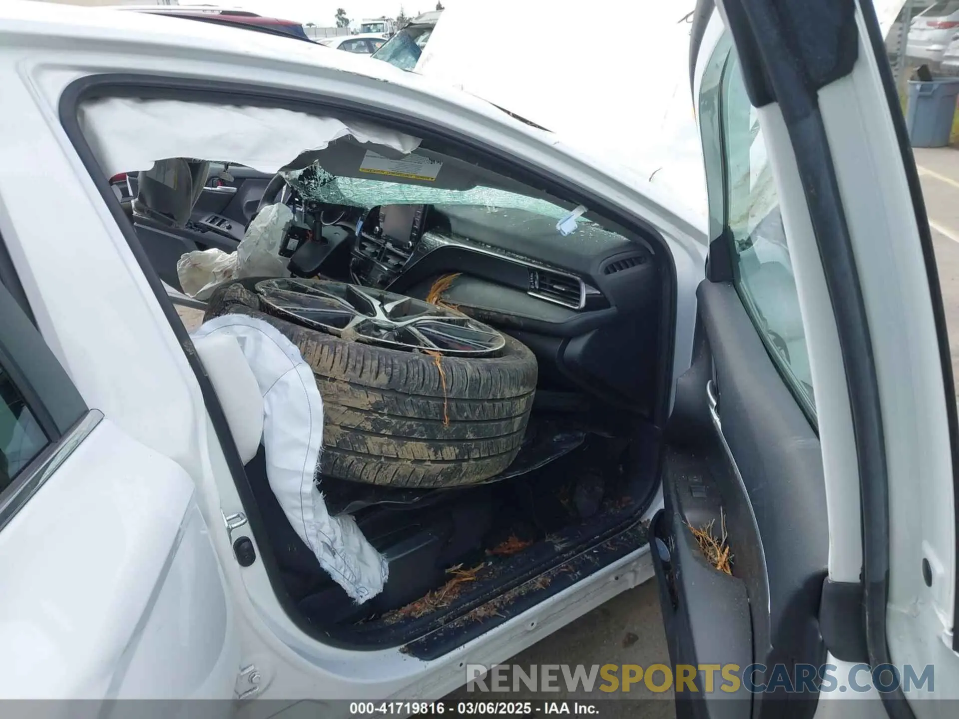 5 Photograph of a damaged car 4T1T11AK7PU818257 TOYOTA CAMRY 2023