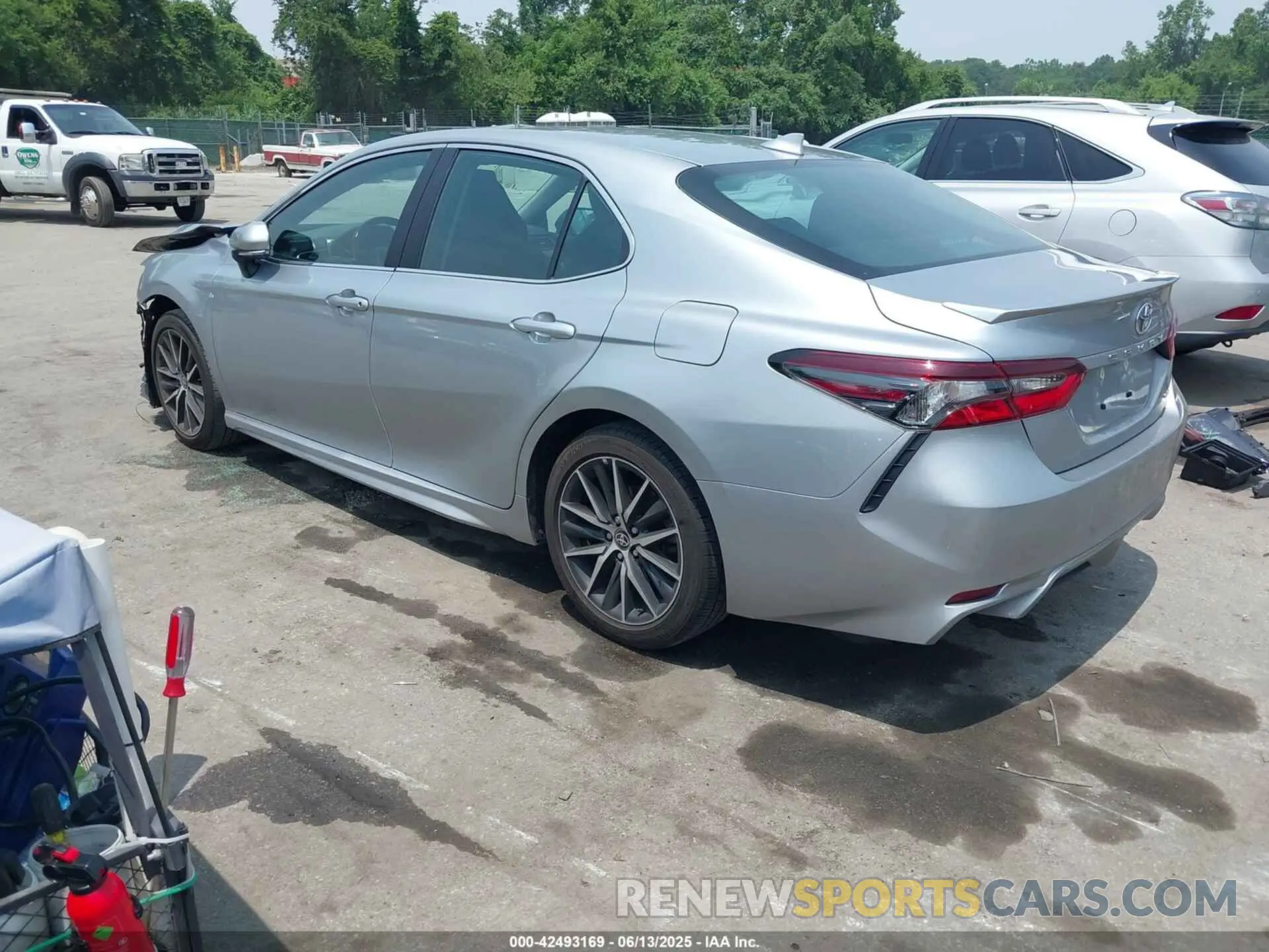 3 Photograph of a damaged car 4T1T11AK8PU171366 TOYOTA CAMRY 2023