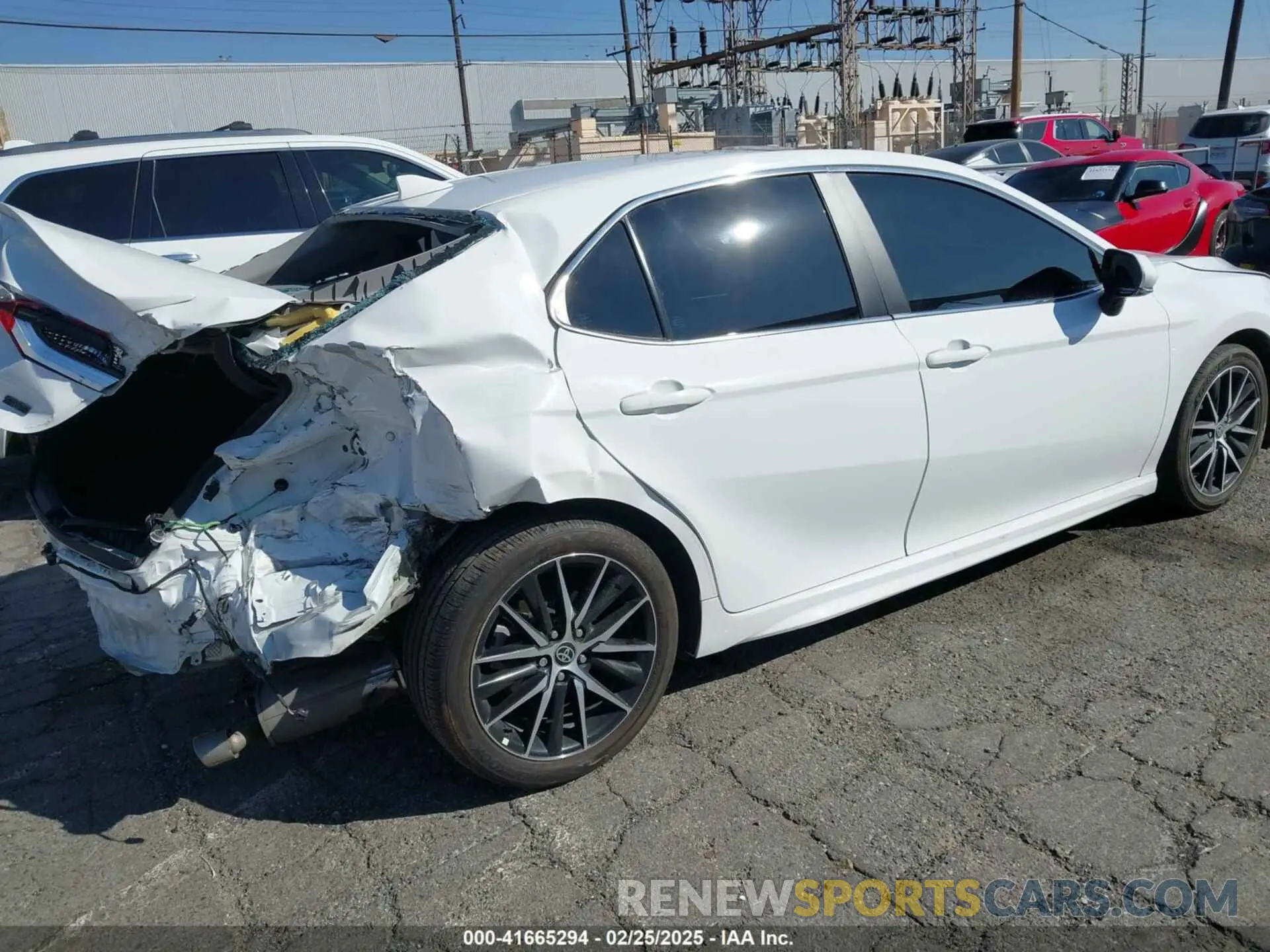 4 Photograph of a damaged car 4T1T11AK8PU833348 TOYOTA CAMRY 2023