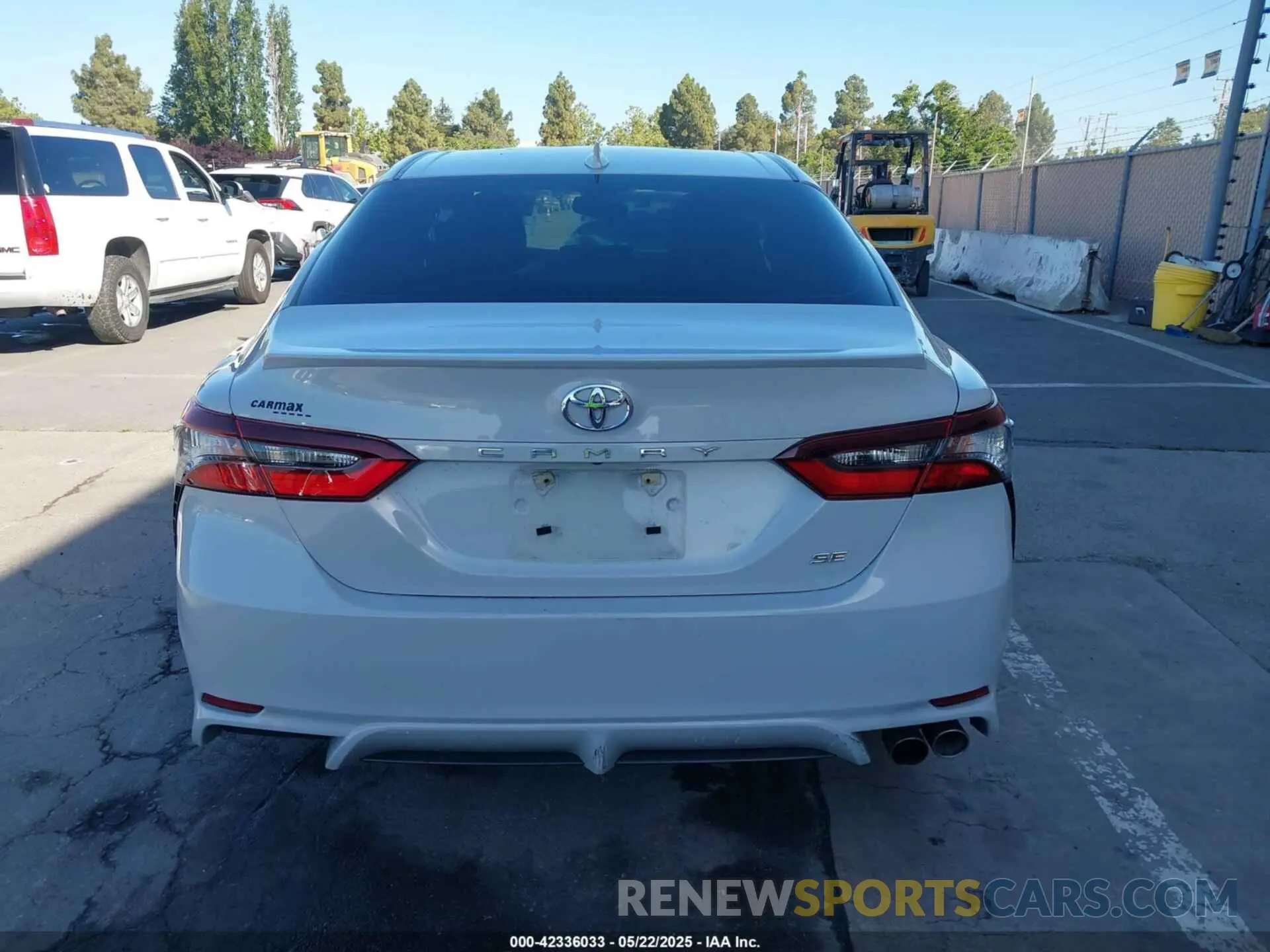 16 Photograph of a damaged car 4T1T11AKXPU188282 TOYOTA CAMRY 2023