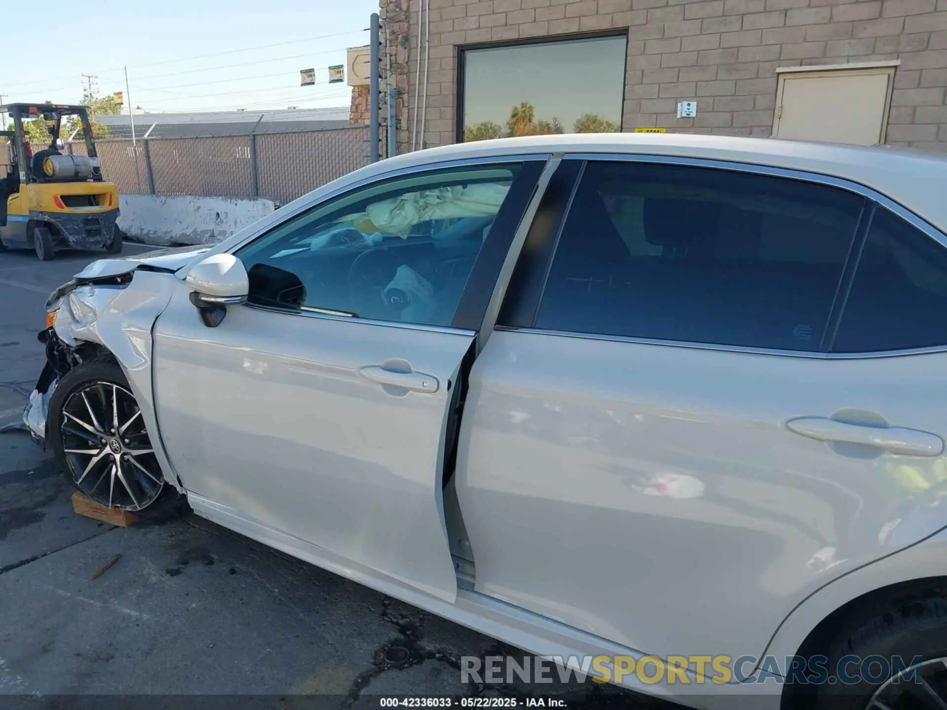 17 Photograph of a damaged car 4T1T11AKXPU188282 TOYOTA CAMRY 2023