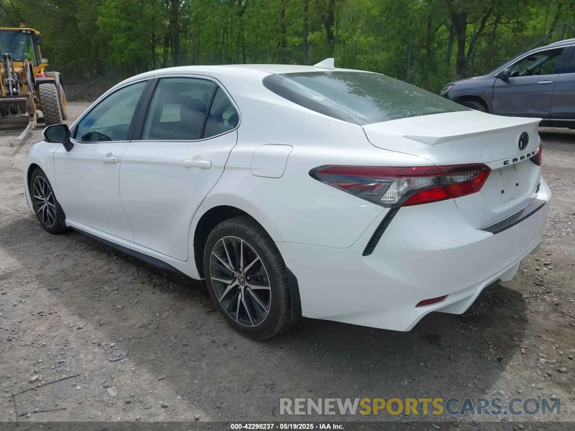 3 Photograph of a damaged car 4T1T11BK3PU105645 TOYOTA CAMRY 2023