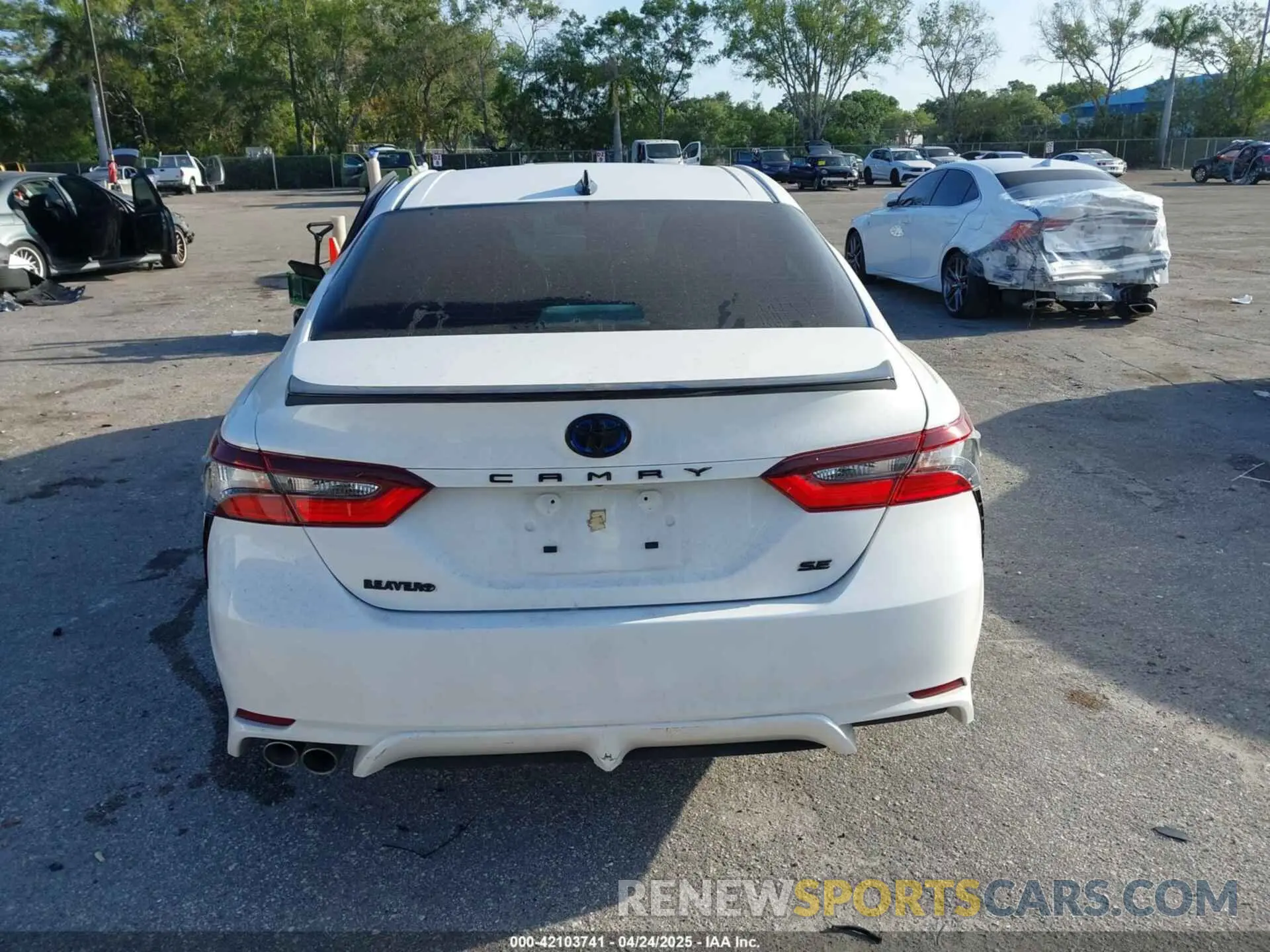 16 Photograph of a damaged car 4T1T31AK2PU050892 TOYOTA CAMRY 2023