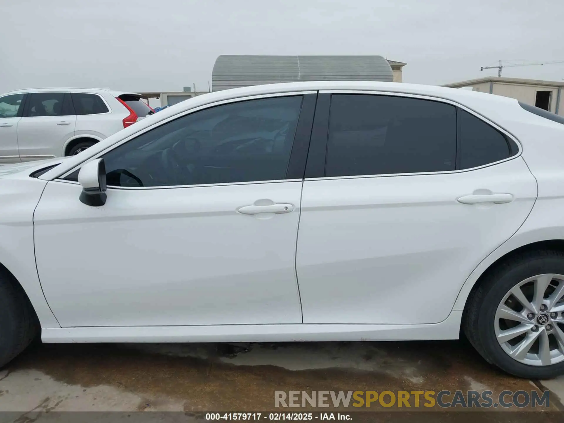 14 Photograph of a damaged car 4T1C11AK0RU846968 TOYOTA CAMRY 2024