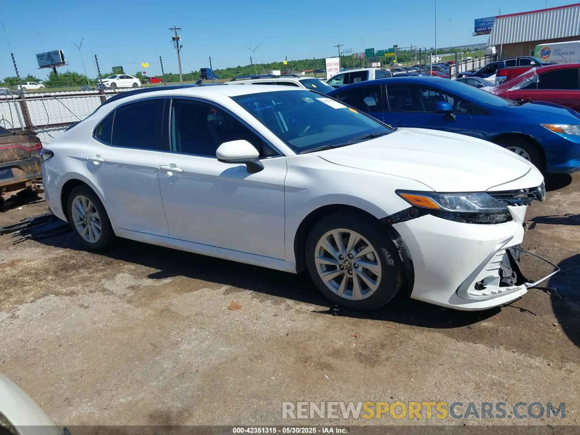 14 Photograph of a damaged car 4T1C11AK0RU881882 TOYOTA CAMRY 2024