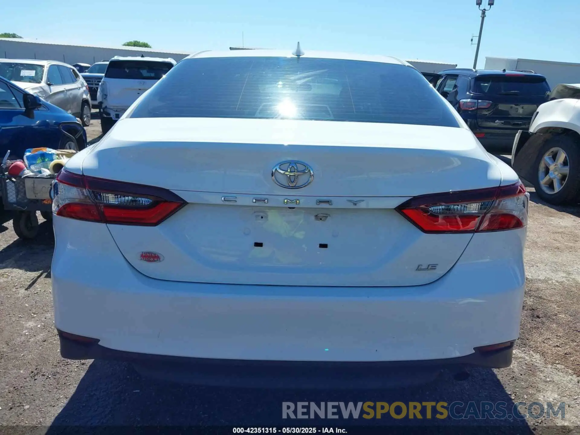 17 Photograph of a damaged car 4T1C11AK0RU881882 TOYOTA CAMRY 2024