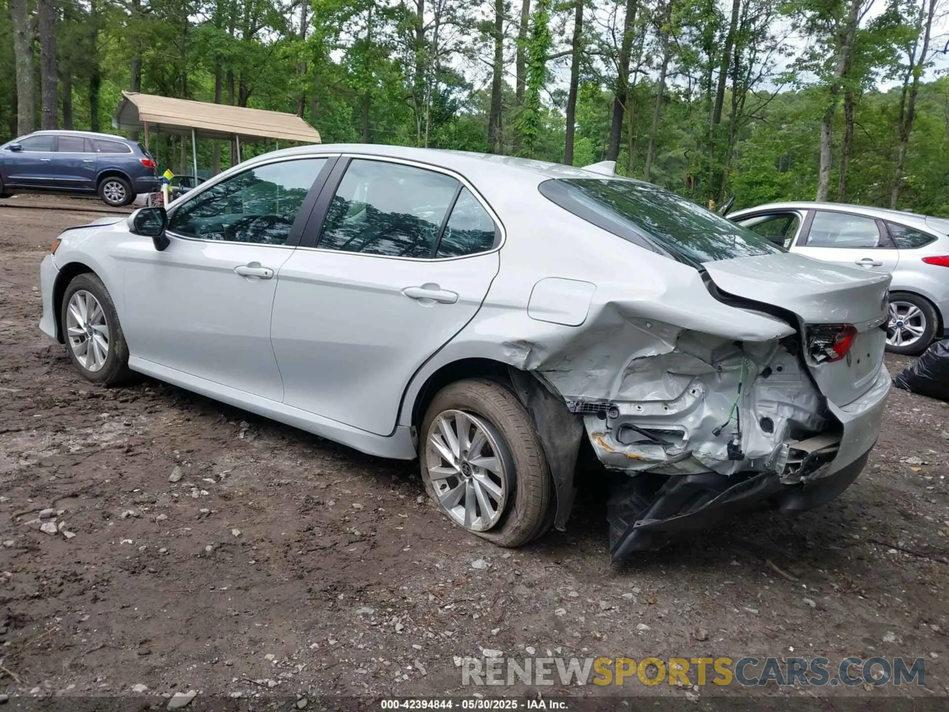 3 Photograph of a damaged car 4T1C11AK1RU189338 TOYOTA CAMRY 2024