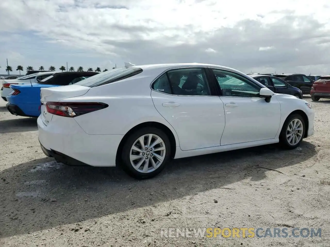 3 Photograph of a damaged car 4T1C11AK1RU852889 TOYOTA CAMRY 2024
