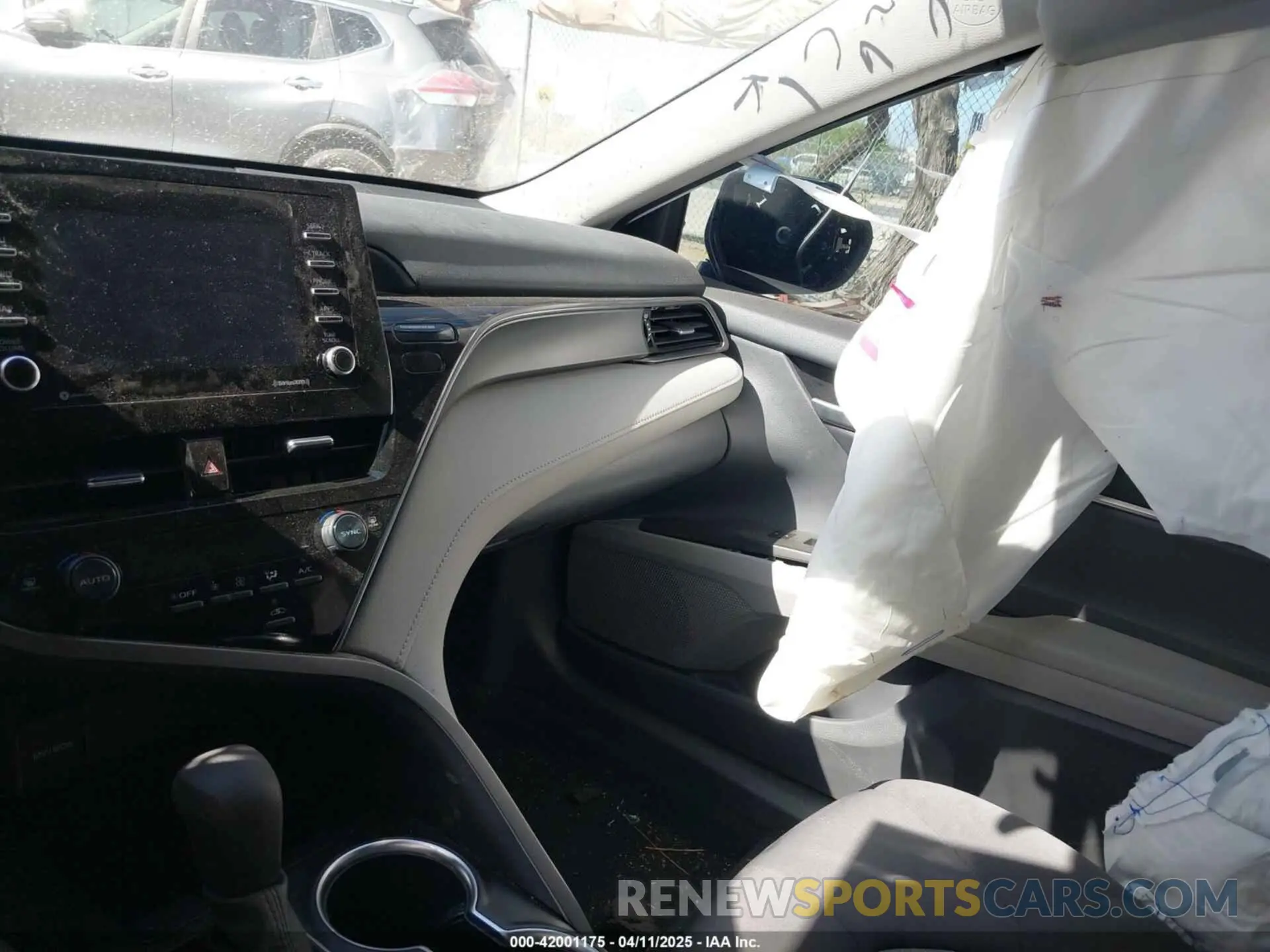 14 Photograph of a damaged car 4T1C11AK2RU863352 TOYOTA CAMRY 2024