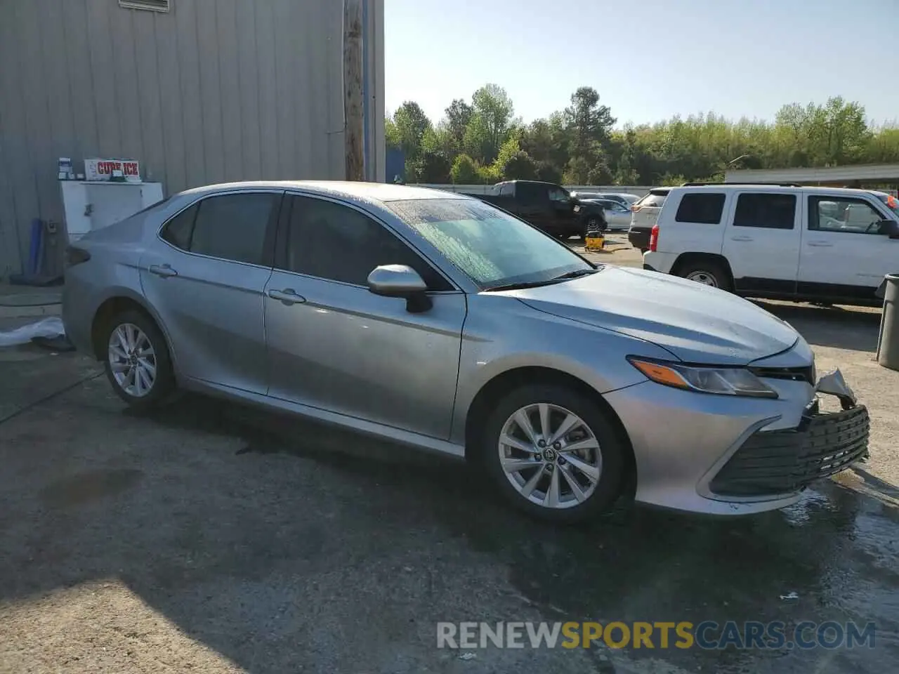 4 Photograph of a damaged car 4T1C11AK2RU870530 TOYOTA CAMRY 2024