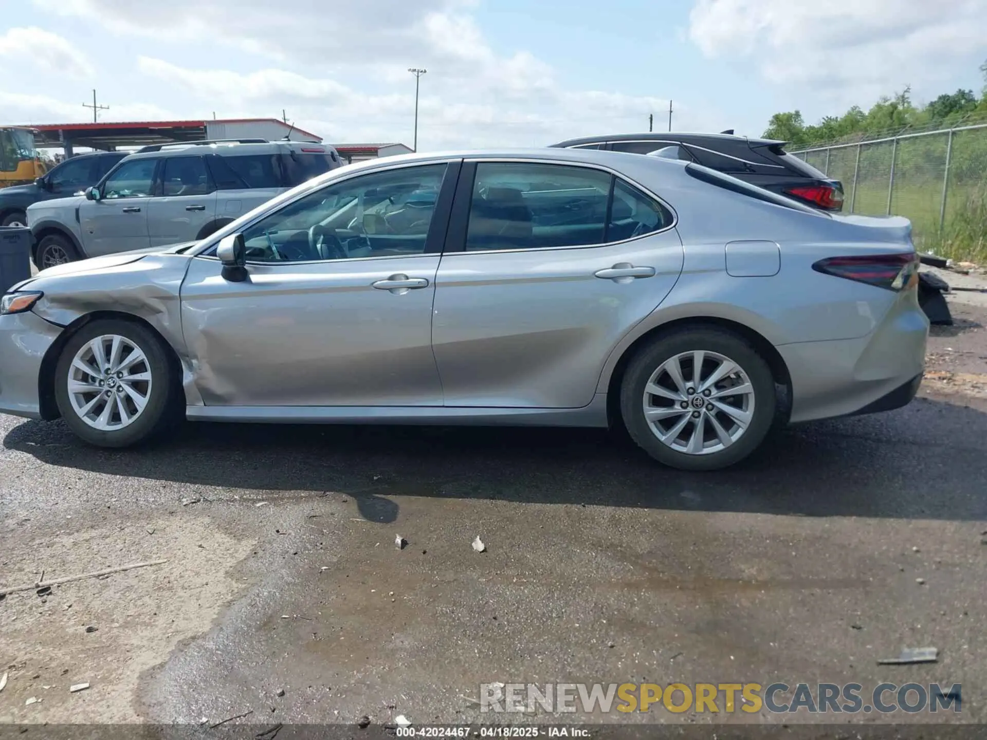 14 Photograph of a damaged car 4T1C11AK2RU872620 TOYOTA CAMRY 2024