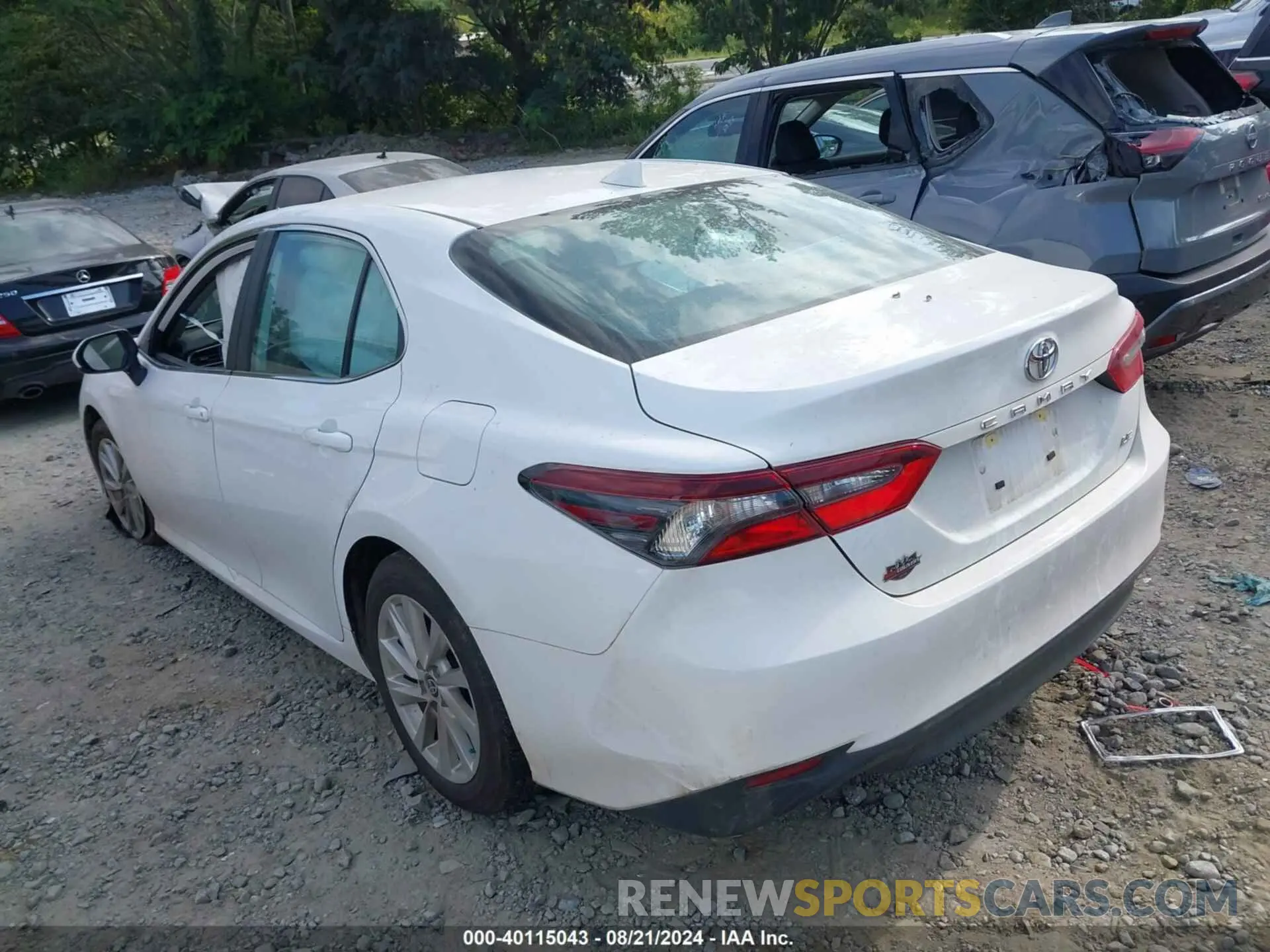 3 Photograph of a damaged car 4T1C11AK4RU868553 TOYOTA CAMRY 2024