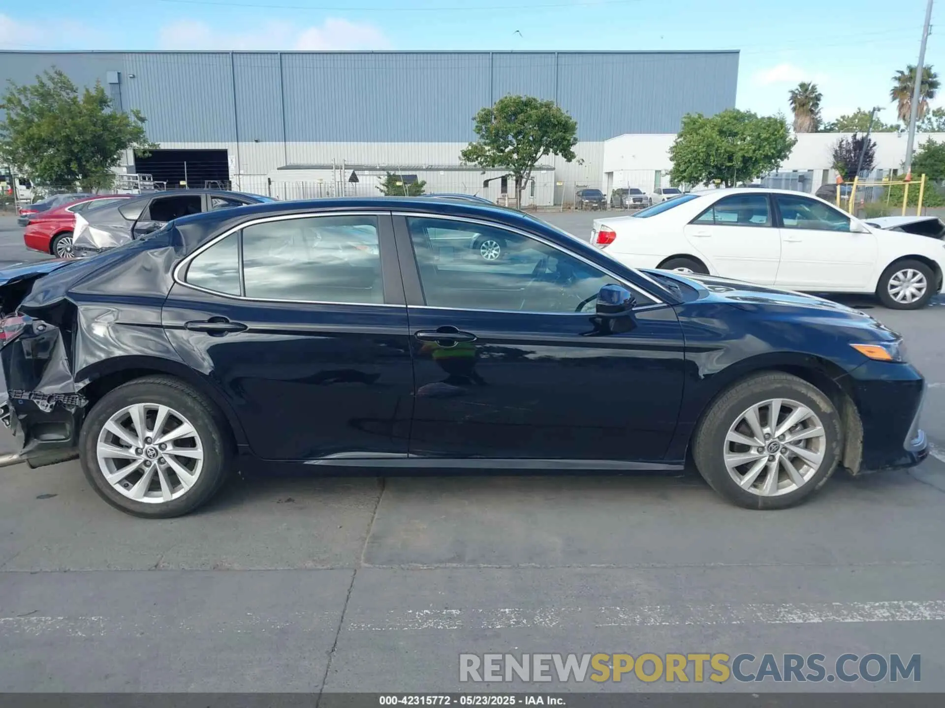 14 Photograph of a damaged car 4T1C11AK4RU915337 TOYOTA CAMRY 2024