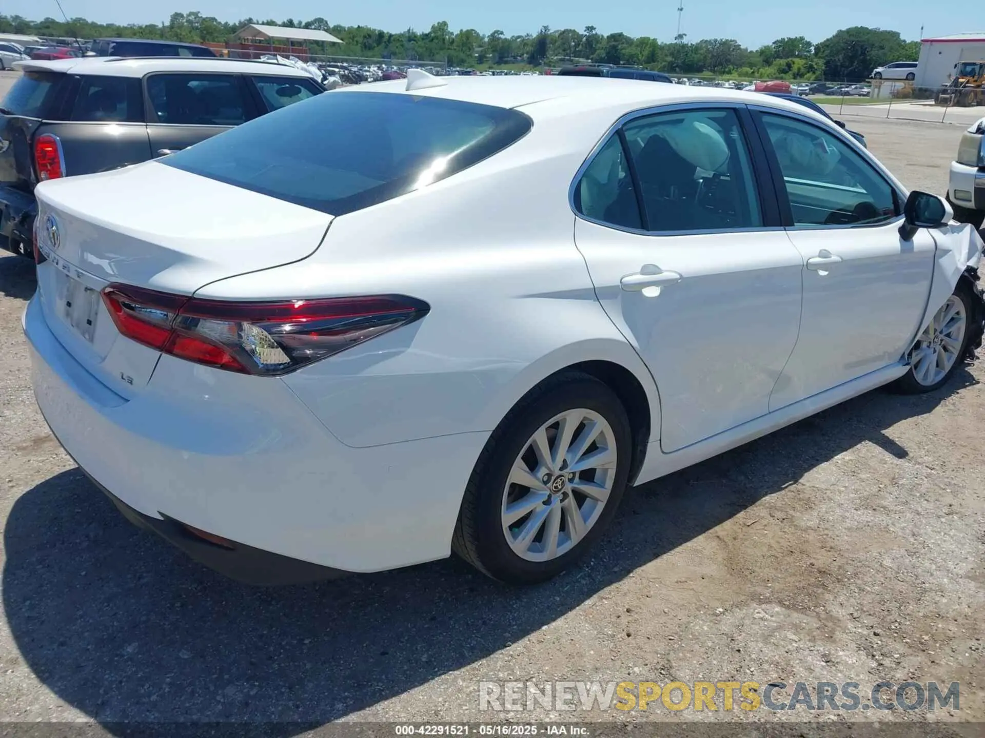 4 Photograph of a damaged car 4T1C11AK5RU844424 TOYOTA CAMRY 2024
