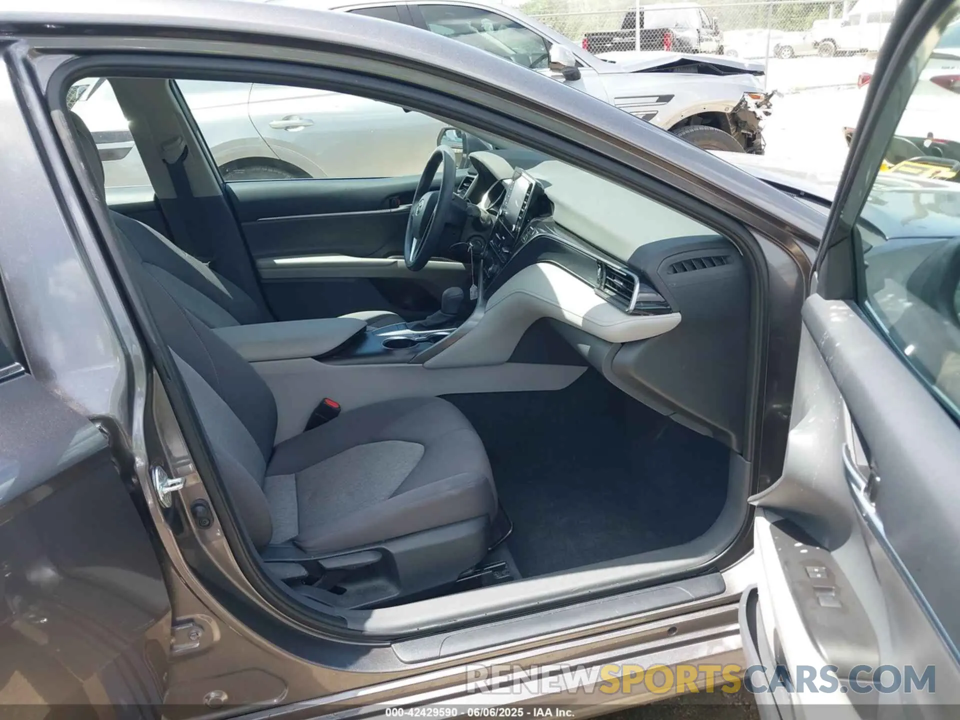 5 Photograph of a damaged car 4T1C11AK6RU870014 TOYOTA CAMRY 2024