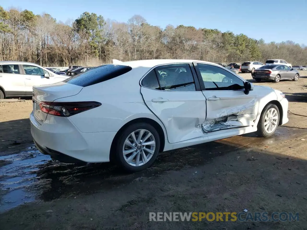 3 Photograph of a damaged car 4T1C11AK9RU871223 TOYOTA CAMRY 2024