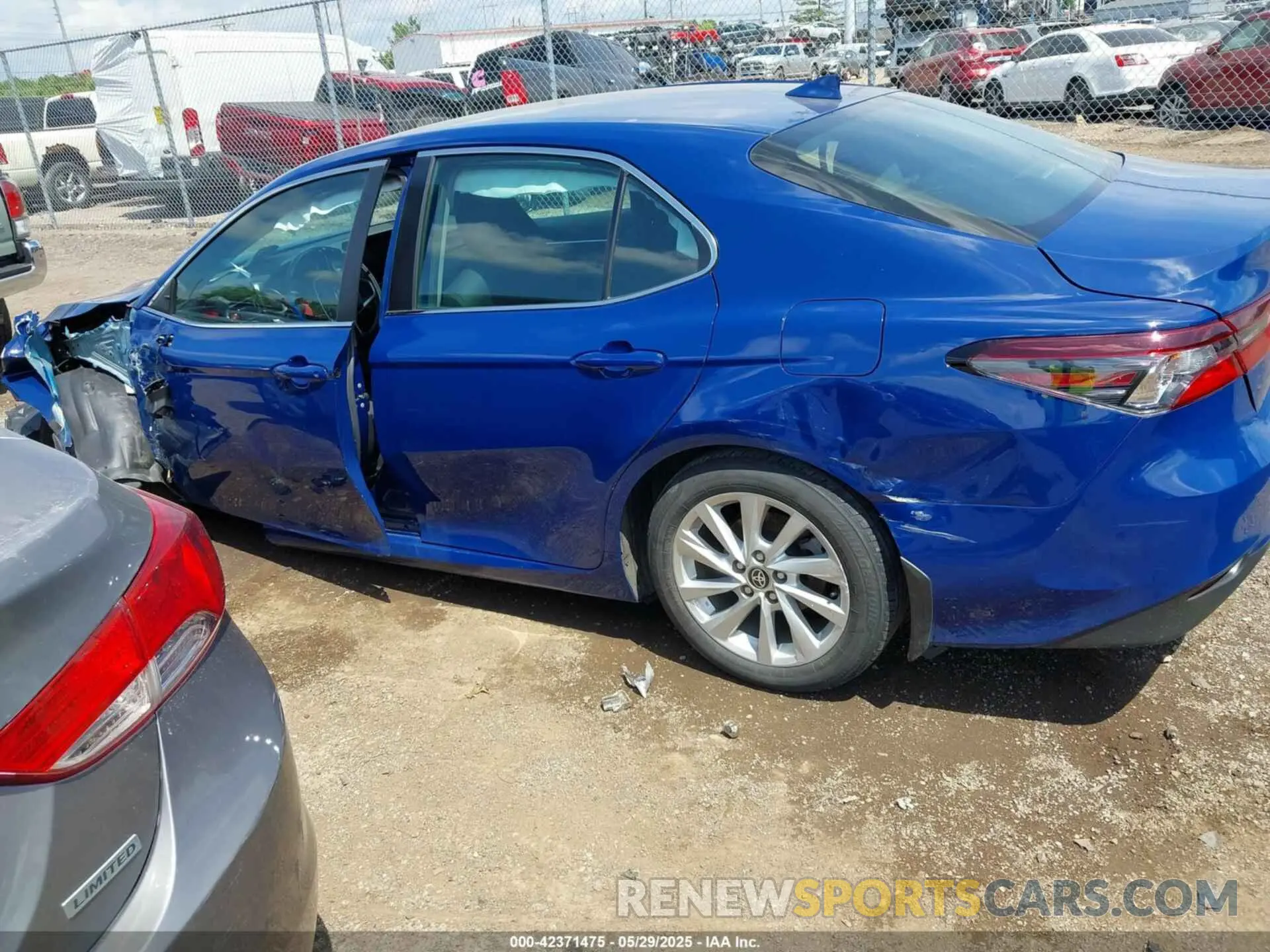 14 Photograph of a damaged car 4T1C11AKXRU192996 TOYOTA CAMRY 2024