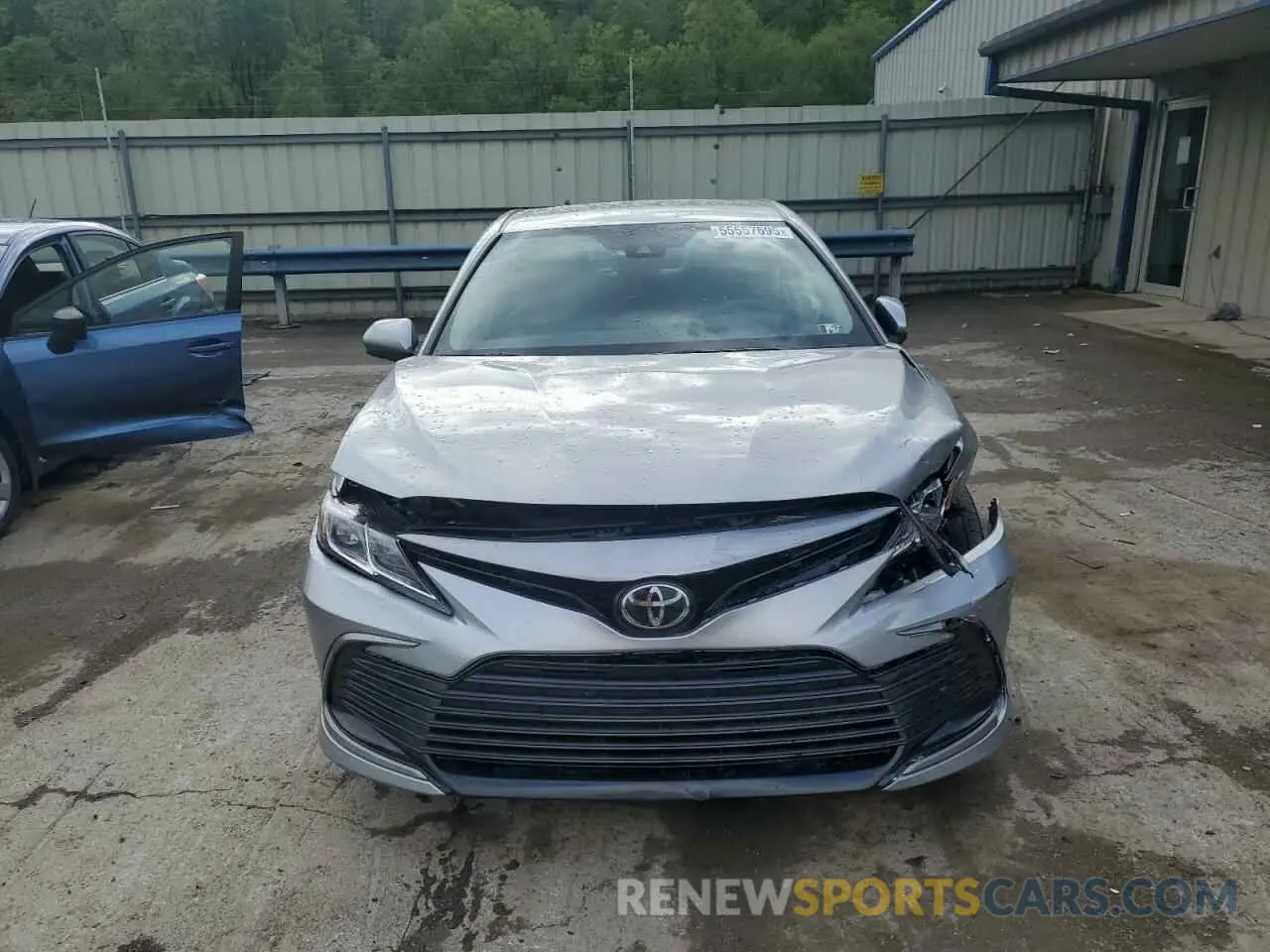 5 Photograph of a damaged car 4T1C11BK2RU128272 TOYOTA CAMRY 2024