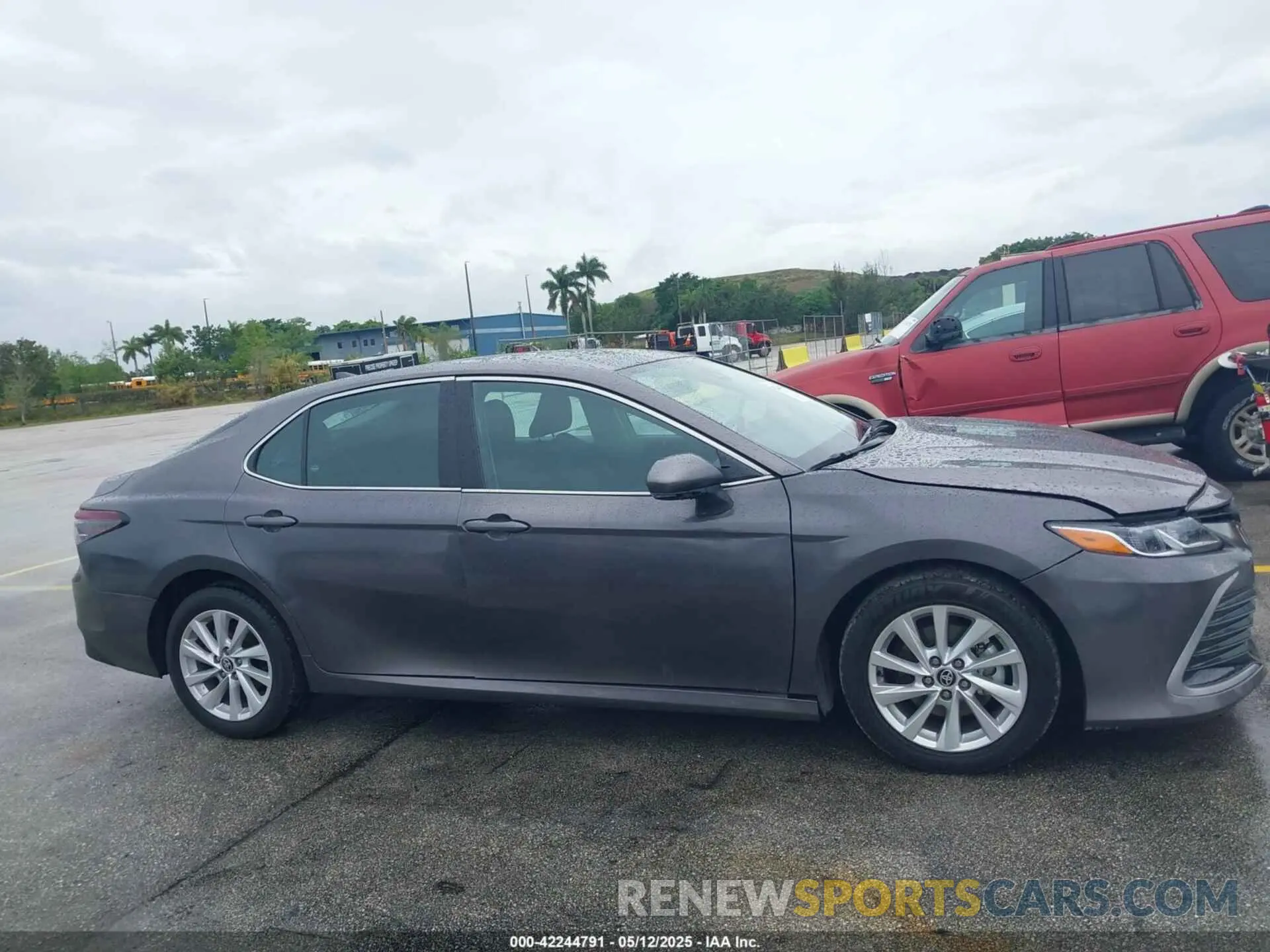 6 Photograph of a damaged car 4T1C11BK4RU129276 TOYOTA CAMRY 2024
