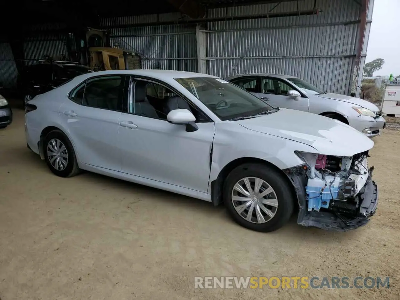 4 Photograph of a damaged car 4T1C31AK1RU070506 TOYOTA CAMRY 2024