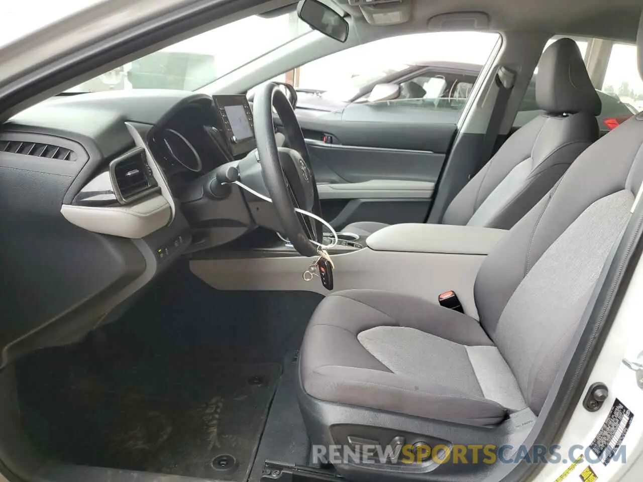 7 Photograph of a damaged car 4T1C31AK1RU070506 TOYOTA CAMRY 2024