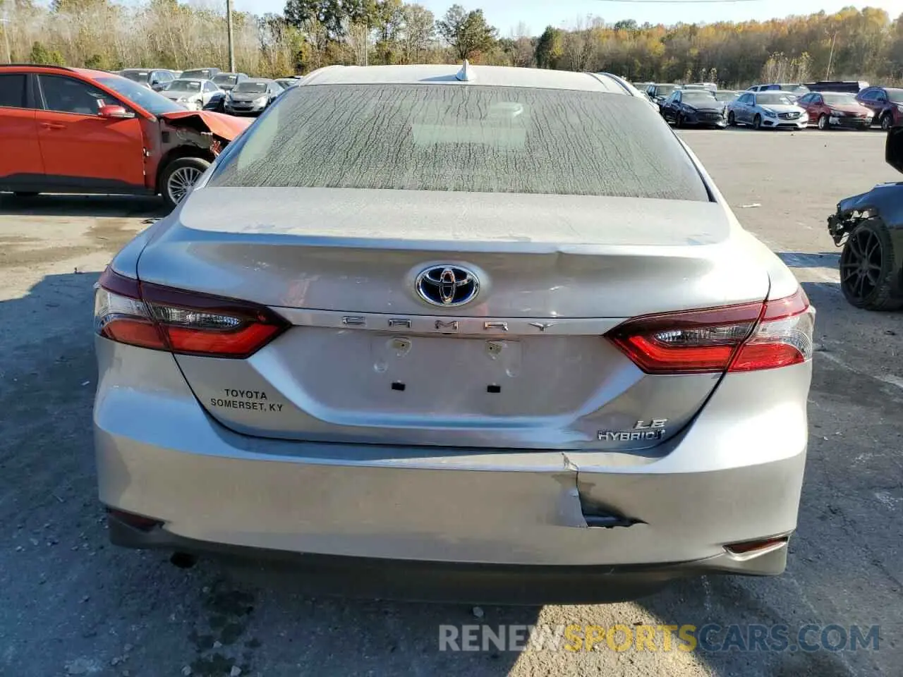 6 Photograph of a damaged car 4T1C31AK5RU070122 TOYOTA CAMRY 2024