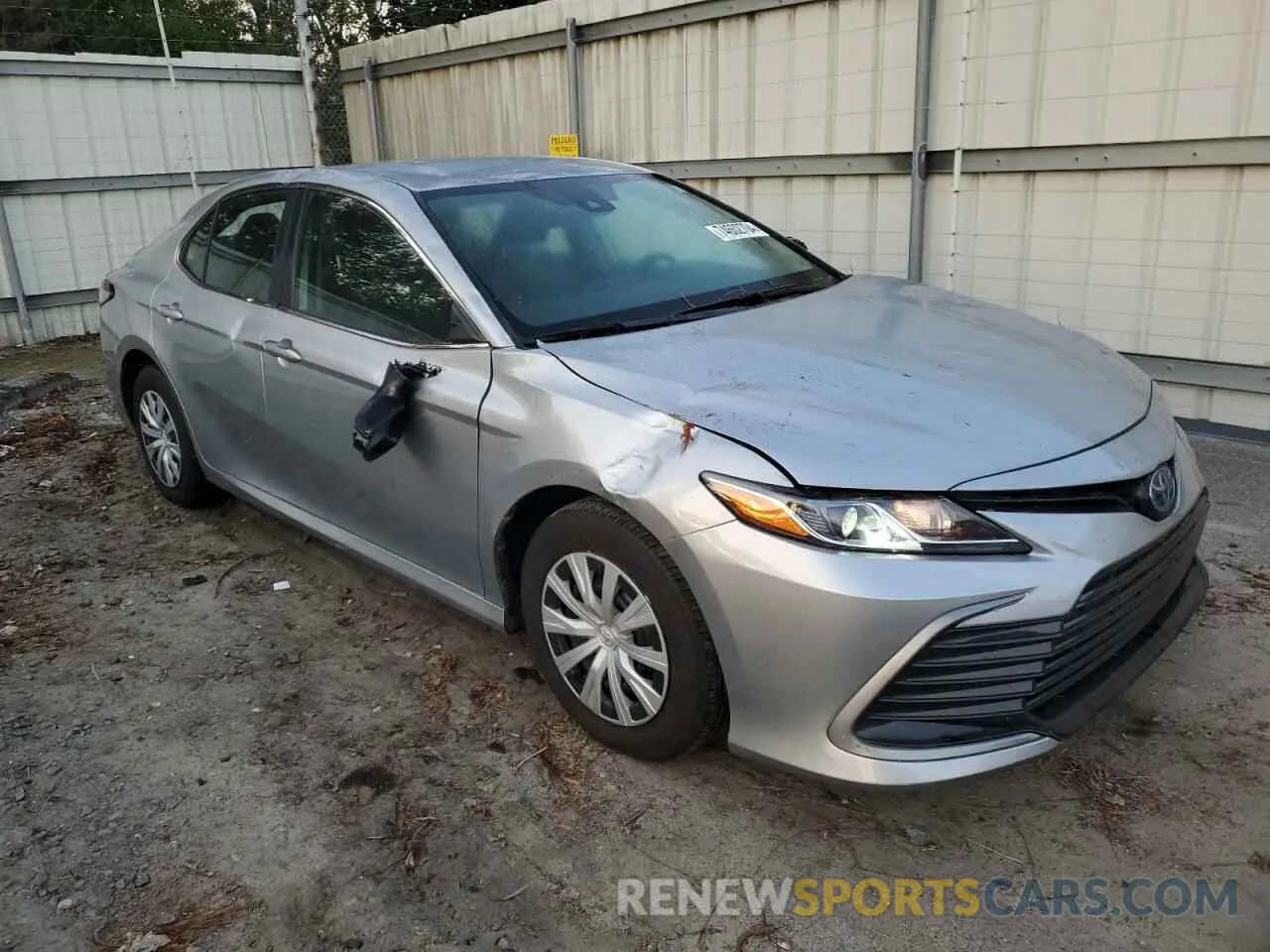 4 Photograph of a damaged car 4T1C31AK7RU061809 TOYOTA CAMRY 2024