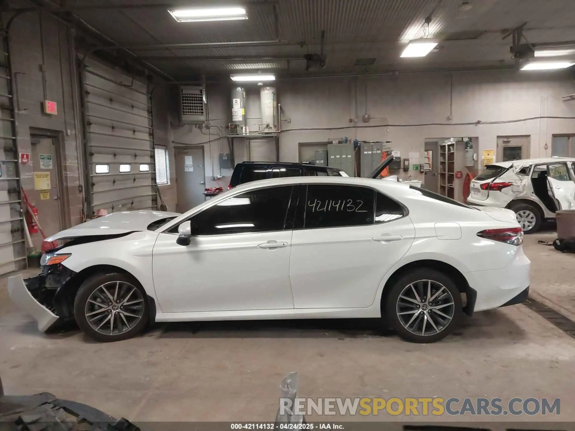 15 Photograph of a damaged car 4T1F11BK6RU120611 TOYOTA CAMRY 2024