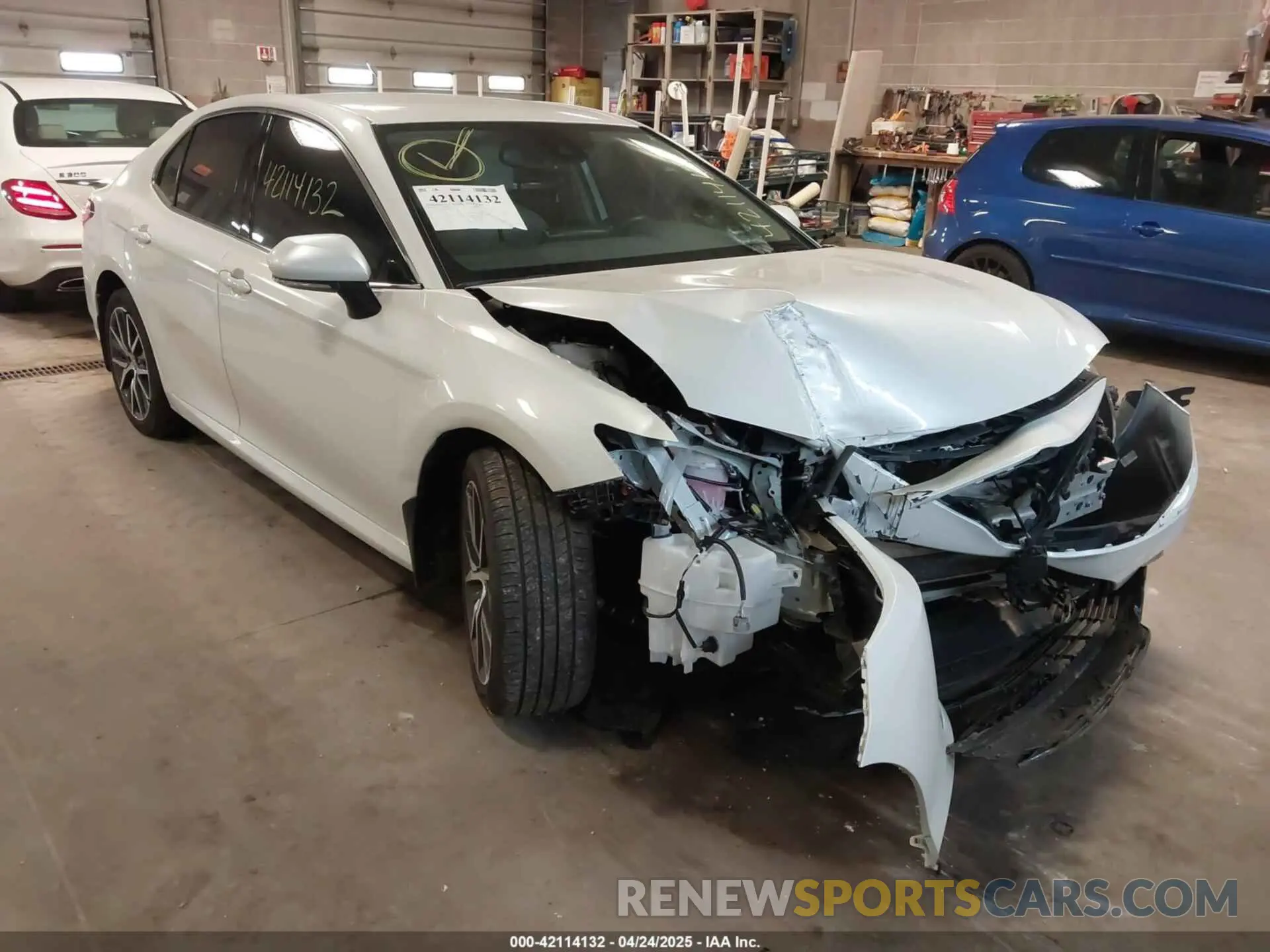 6 Photograph of a damaged car 4T1F11BK6RU120611 TOYOTA CAMRY 2024