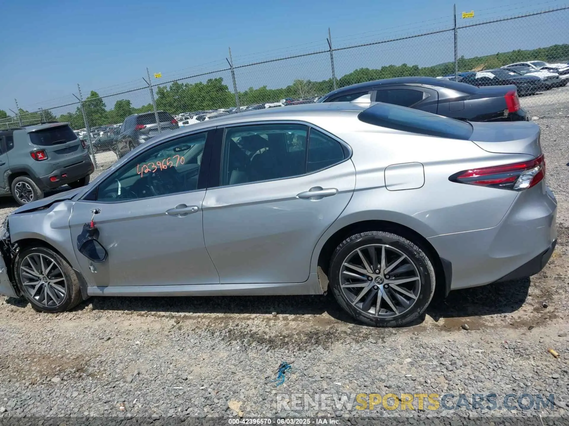 14 Photograph of a damaged car 4T1F11BK8RU127477 TOYOTA CAMRY 2024