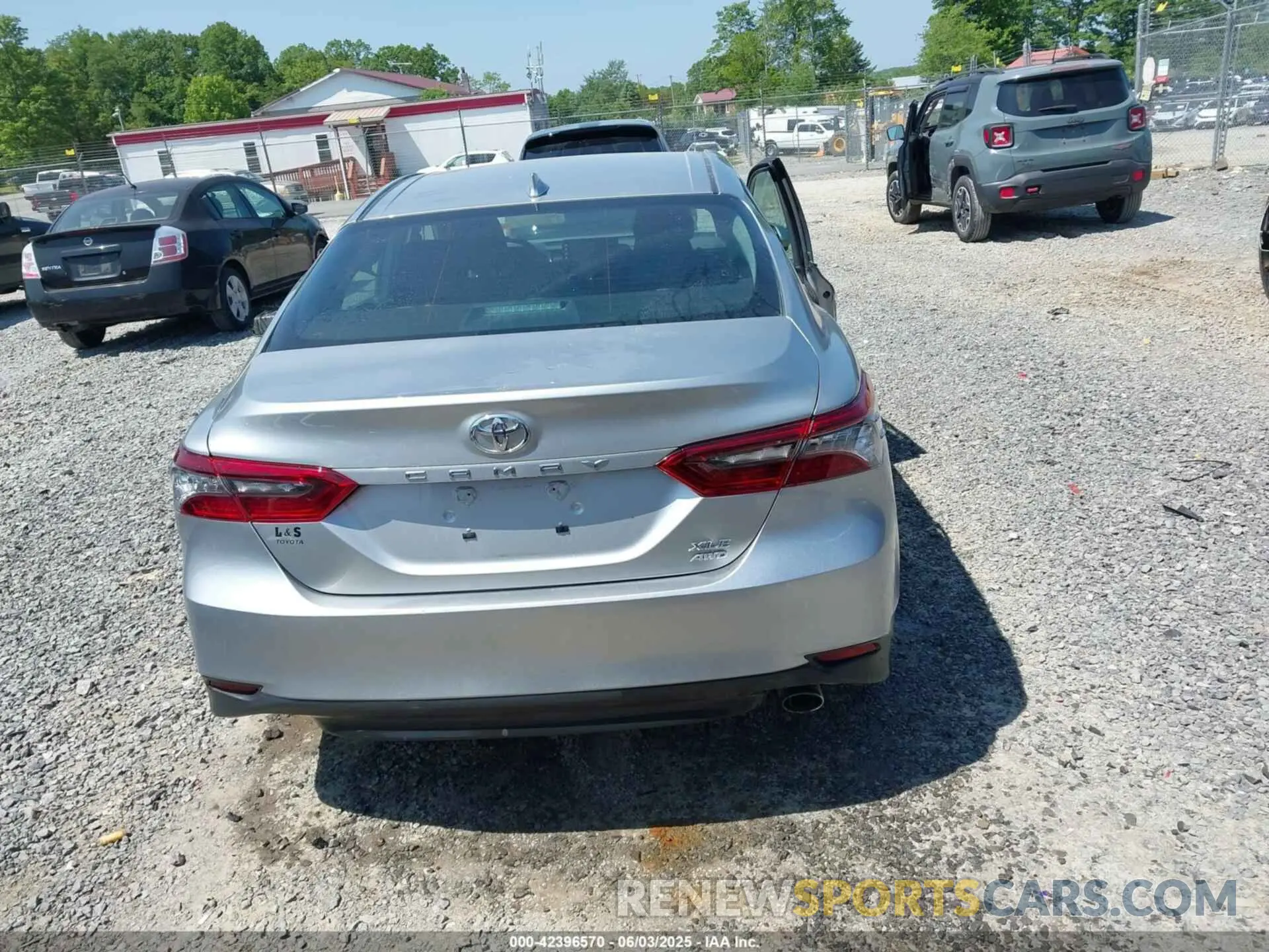 16 Photograph of a damaged car 4T1F11BK8RU127477 TOYOTA CAMRY 2024
