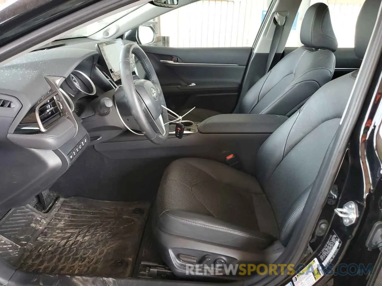 7 Photograph of a damaged car 4T1F11BK9RU117833 TOYOTA CAMRY 2024