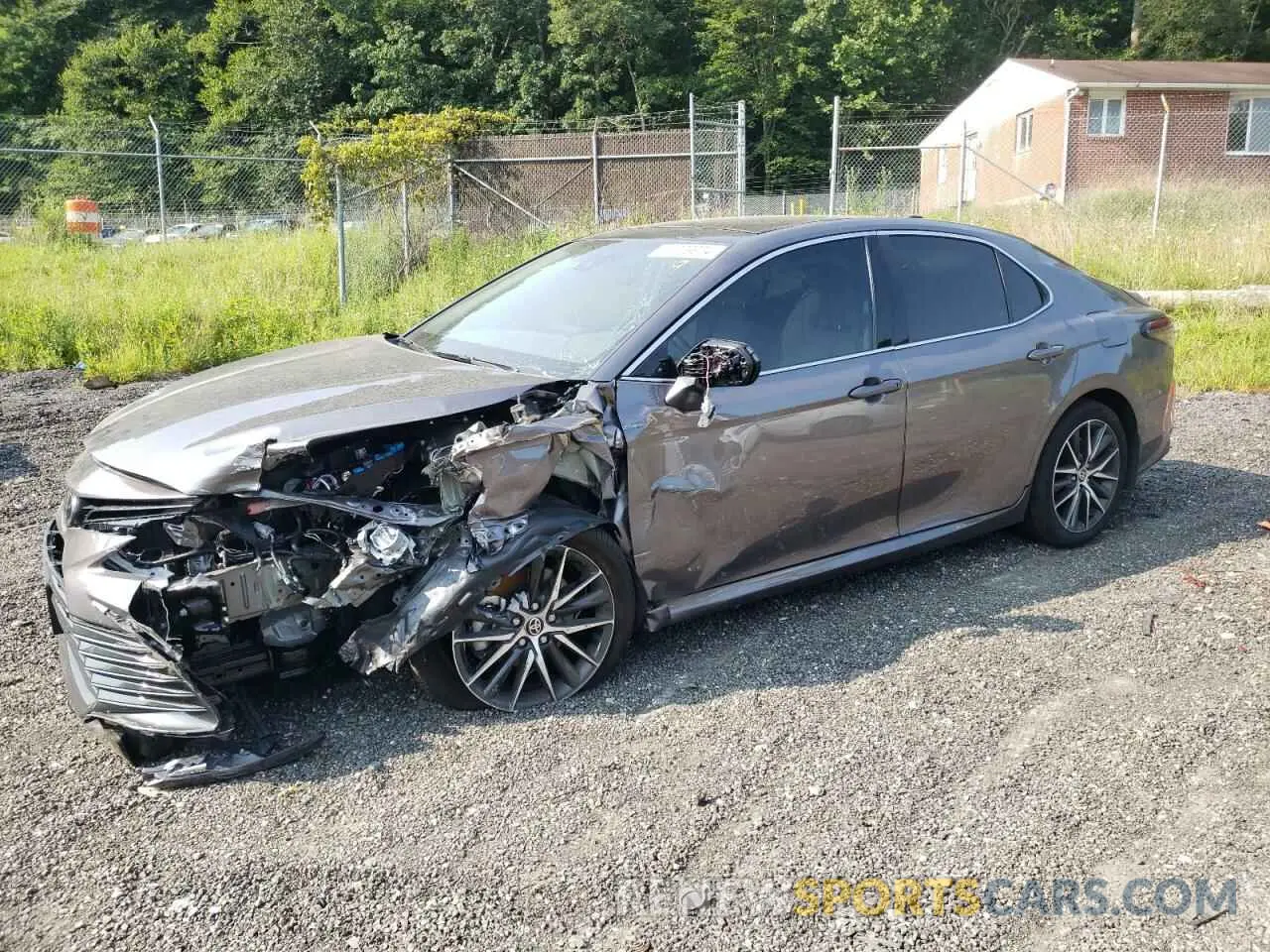 1 Photograph of a damaged car 4T1F11BKXRU114911 TOYOTA CAMRY 2024