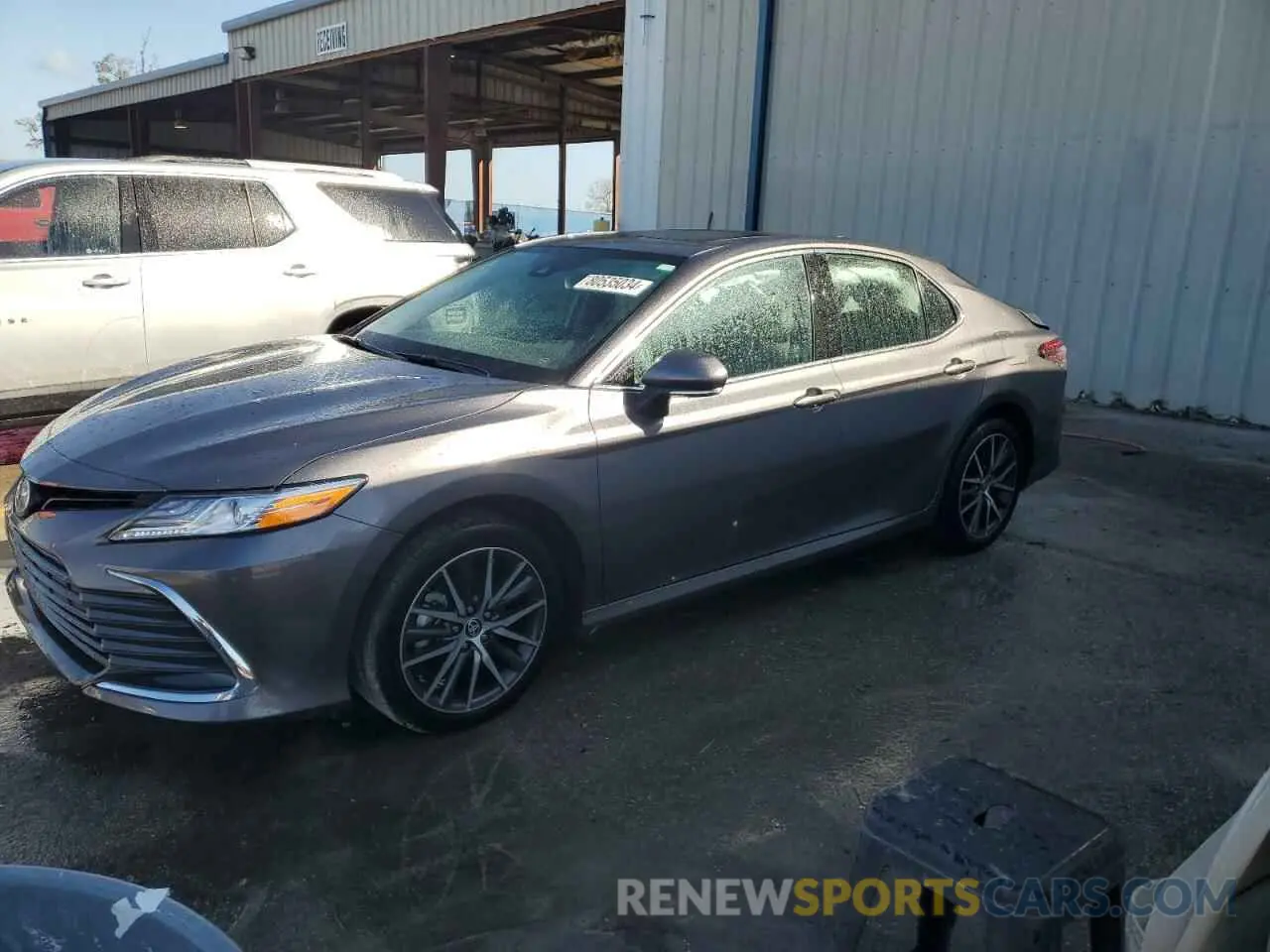 1 Photograph of a damaged car 4T1F31AK4RU061196 TOYOTA CAMRY 2024