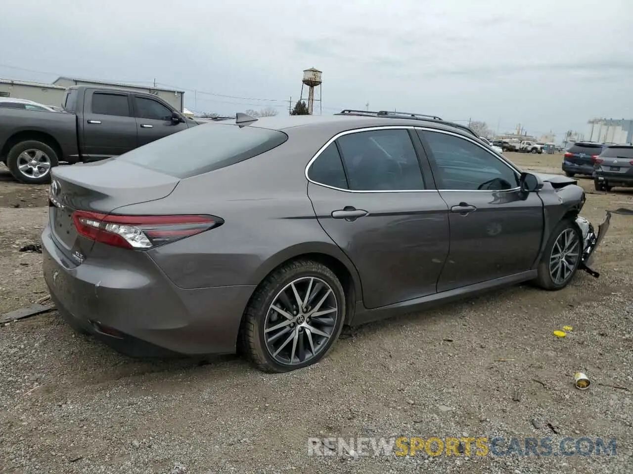 3 Photograph of a damaged car 4T1F31AKXRU626678 TOYOTA CAMRY 2024