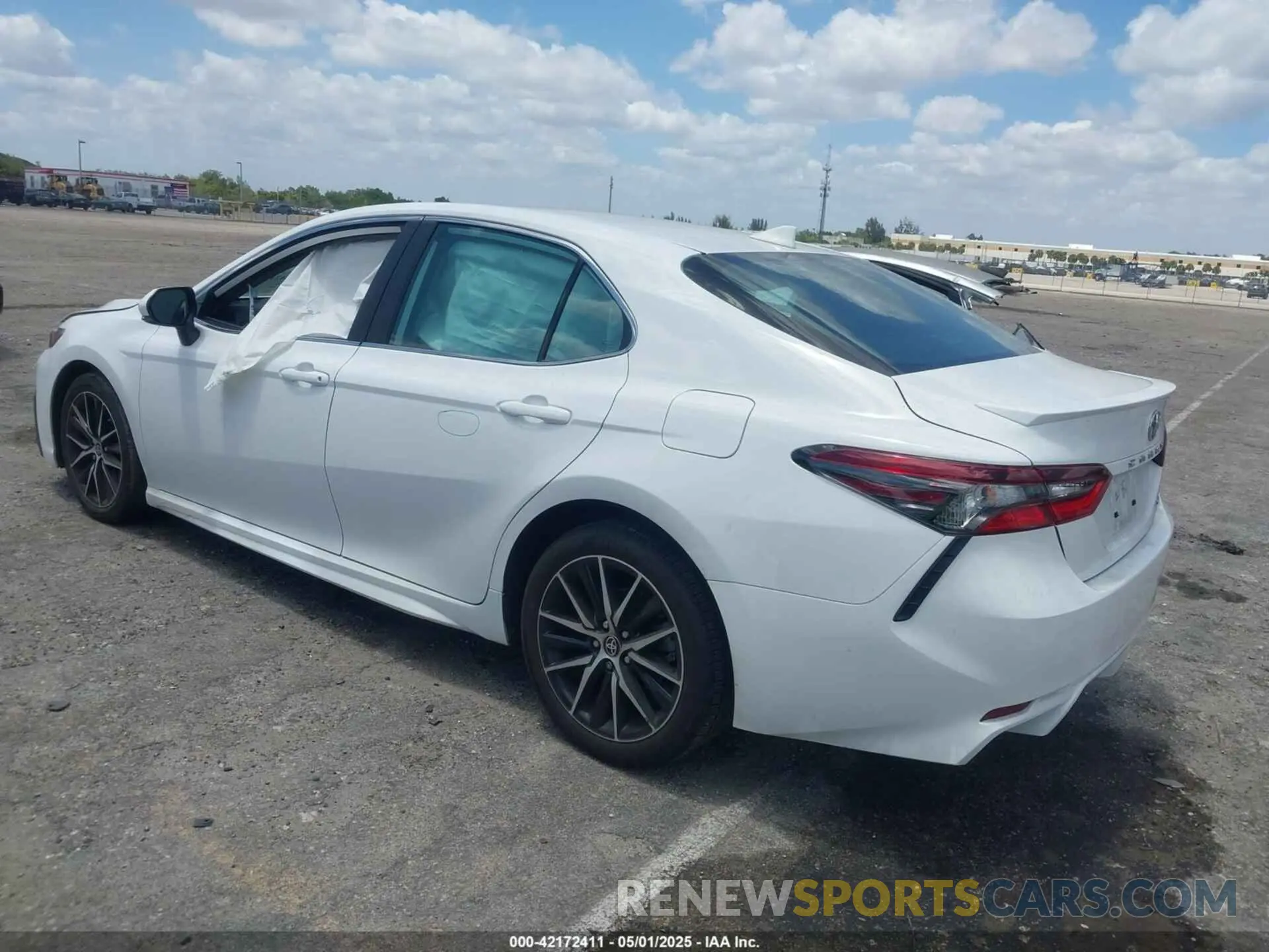 3 Photograph of a damaged car 4T1G11AK1RU888888 TOYOTA CAMRY 2024