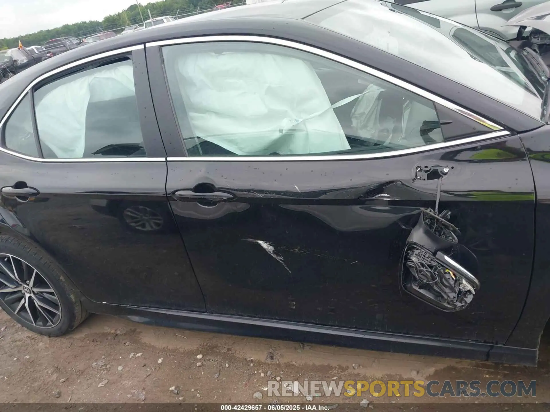 14 Photograph of a damaged car 4T1G11AK3RU895762 TOYOTA CAMRY 2024