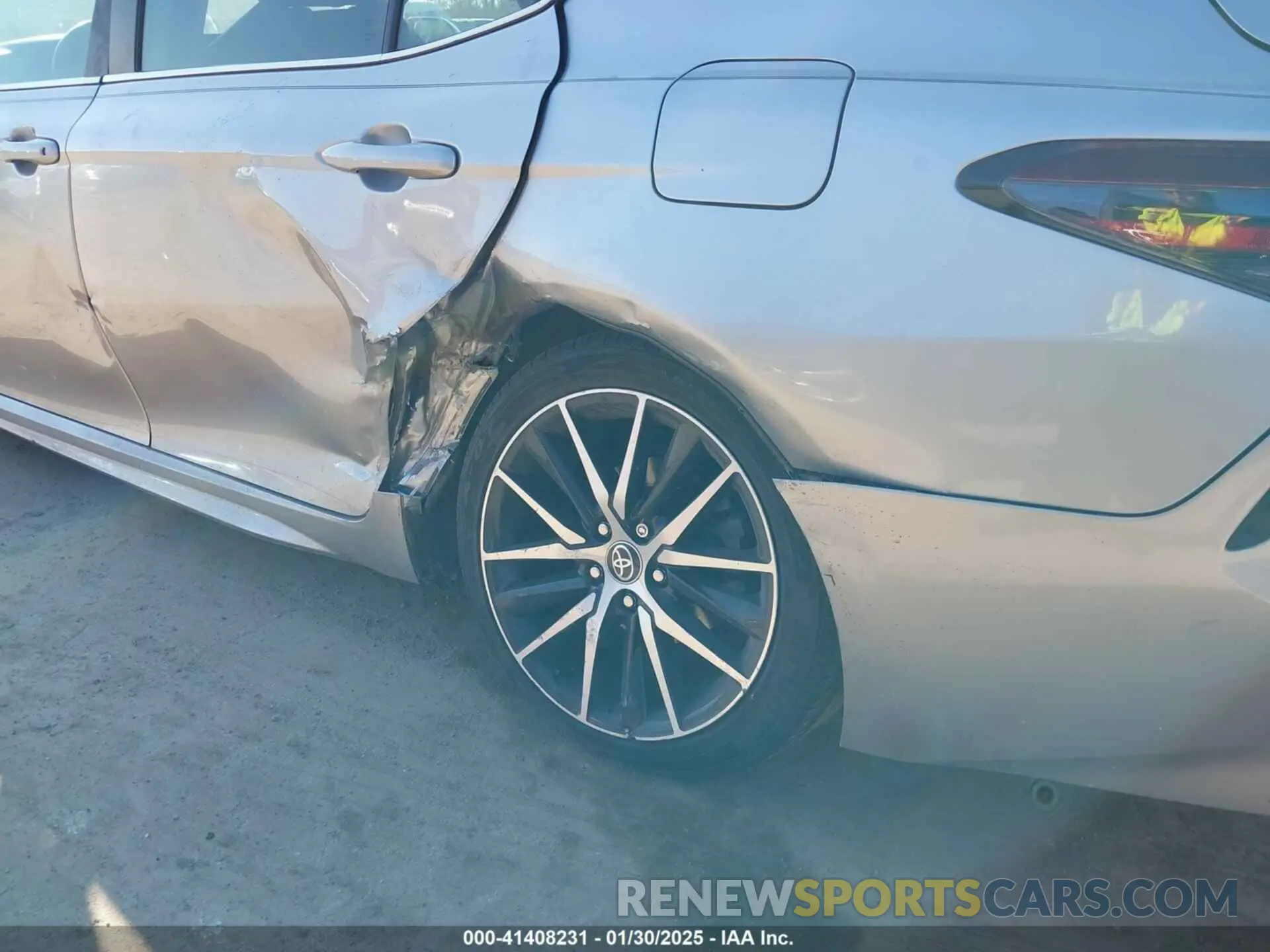 18 Photograph of a damaged car 4T1G11AK5RU846417 TOYOTA CAMRY 2024