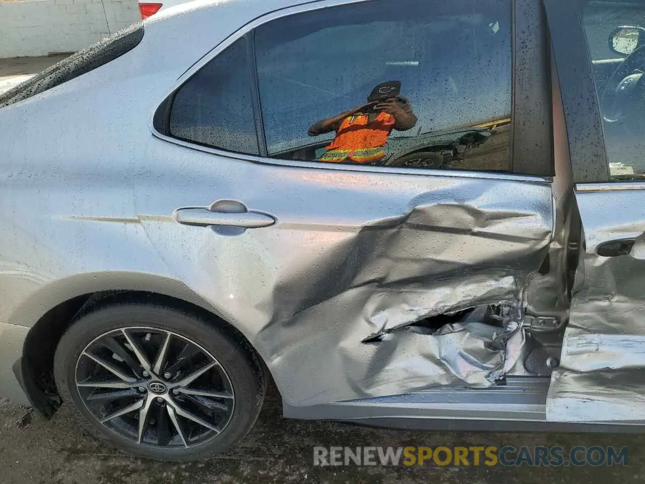 10 Photograph of a damaged car 4T1G11AK6RU850539 TOYOTA CAMRY 2024